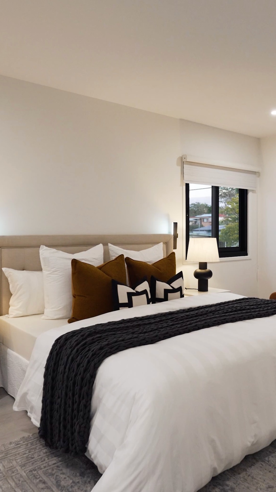 A modern home with space to breathe.
From the clean architectural lines to the light-filled interiors, every part of this Runcorn property comes together with an effortless sense of style.
41 Mango Street, Runcorn.
Real Estate Agent: Emily Xiong