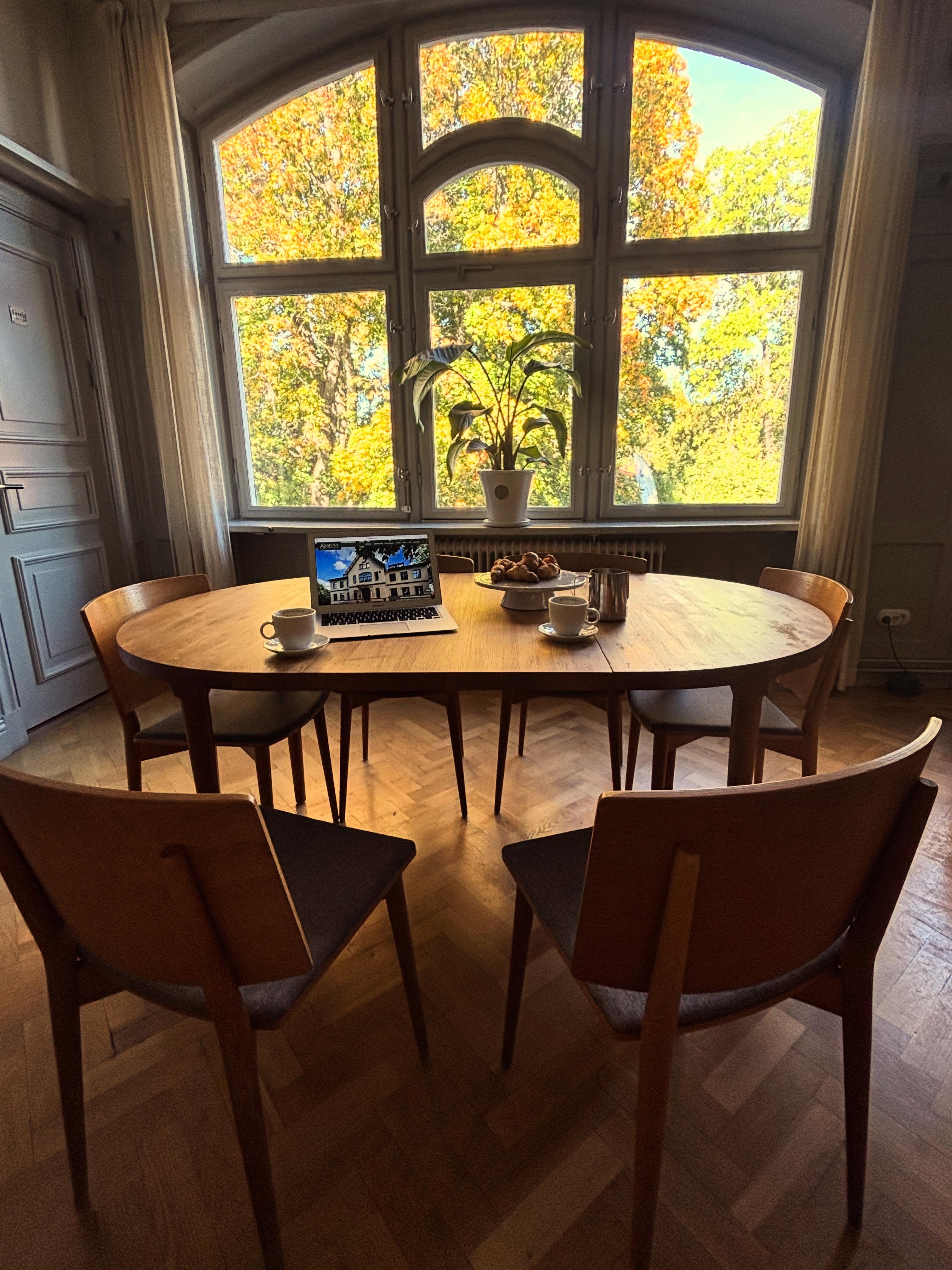 Är ni ute efter en vacker och rogivande miljö för nästa möte eller konferens? Hos oss hittar ni lugnet och avskildheten, det personliga mottagandet och fantastisk mat. Välkommen till Sigtuna Stadshotell !