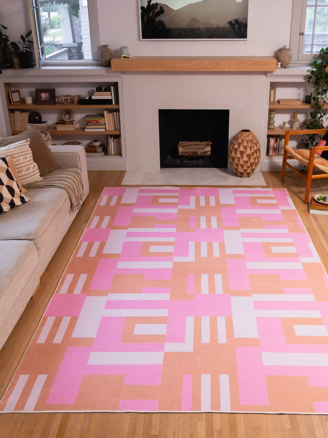 Soft colors. Rug designed for @lany_space π©·
#linkinbio #homedecor #textiledesign #artistcollaboration #geometricdesign