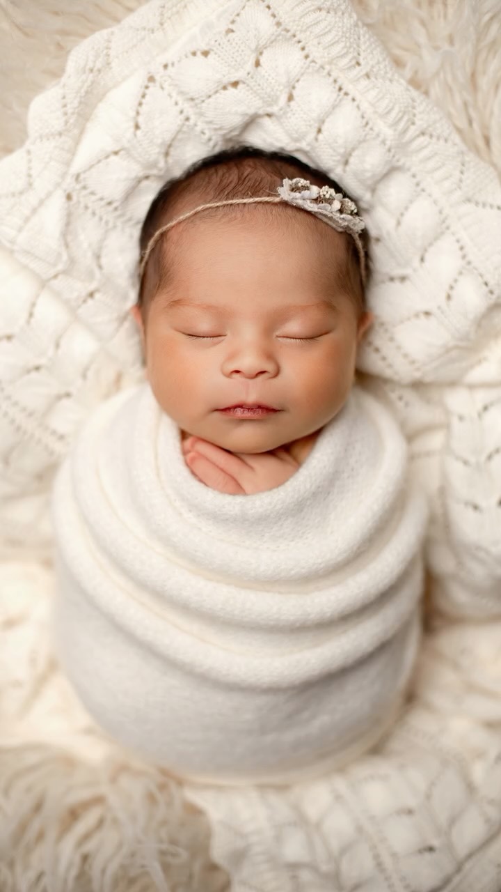 Okay moms… we need to settle something. 😂
Is purple an underrated baby color?!💜
Because I’ve been looking through these sweet little squishes and now I’m completely obsessed with purple + white + just a tiny bit of pink. 🤍🩷💜
So tell me…
Are you a pink baby person, a purple baby person, or a “give me all the neutrals” person? 😂
And bonus question: What color did you actually choose for your baby’s nursery? 👀
I want to see if your newborn-session color and nursery color match! ⬇️
#sanjosephotographer #purple #newborphotography #sanjosenewbornphotographer #losgatosnewbornphotographer
