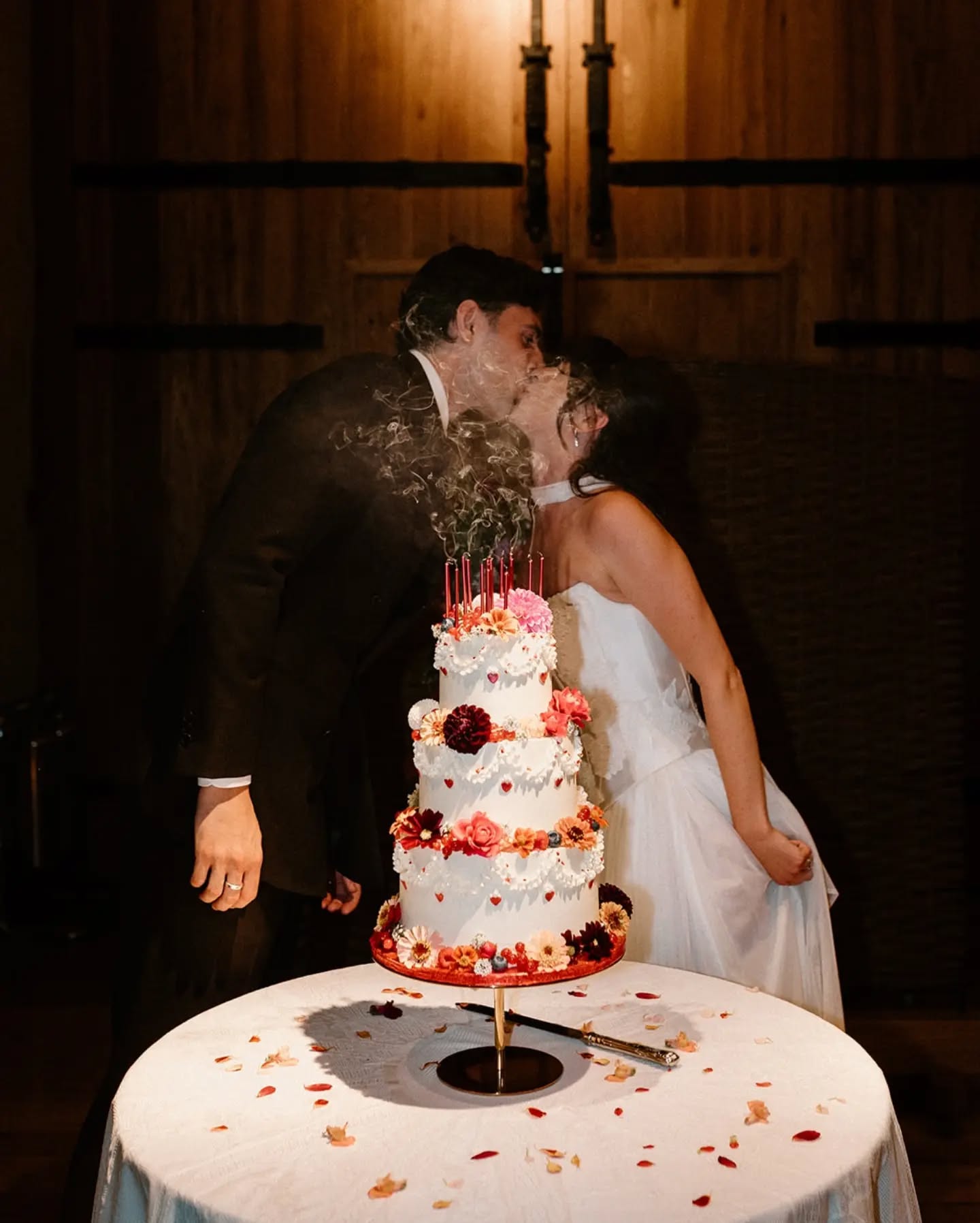 Hi Nicole, just wanted to say a massive thank you for our wedding cake, it looked absolutely perfect - literally exactly what we wanted. Every single person said it tasted fantastic, evidenced by the fact that there wasn't a crumb left! So, a big thank you from us both x
@thegreatbarndevon
@louiseeleanorphotography
@ceremonies.with.lisa
@lucykmua
@gurlsontour2
@deerleapflowers
#thegreatbarnweddings #thegreatbarn #weddinginspiration #candleweddingcake