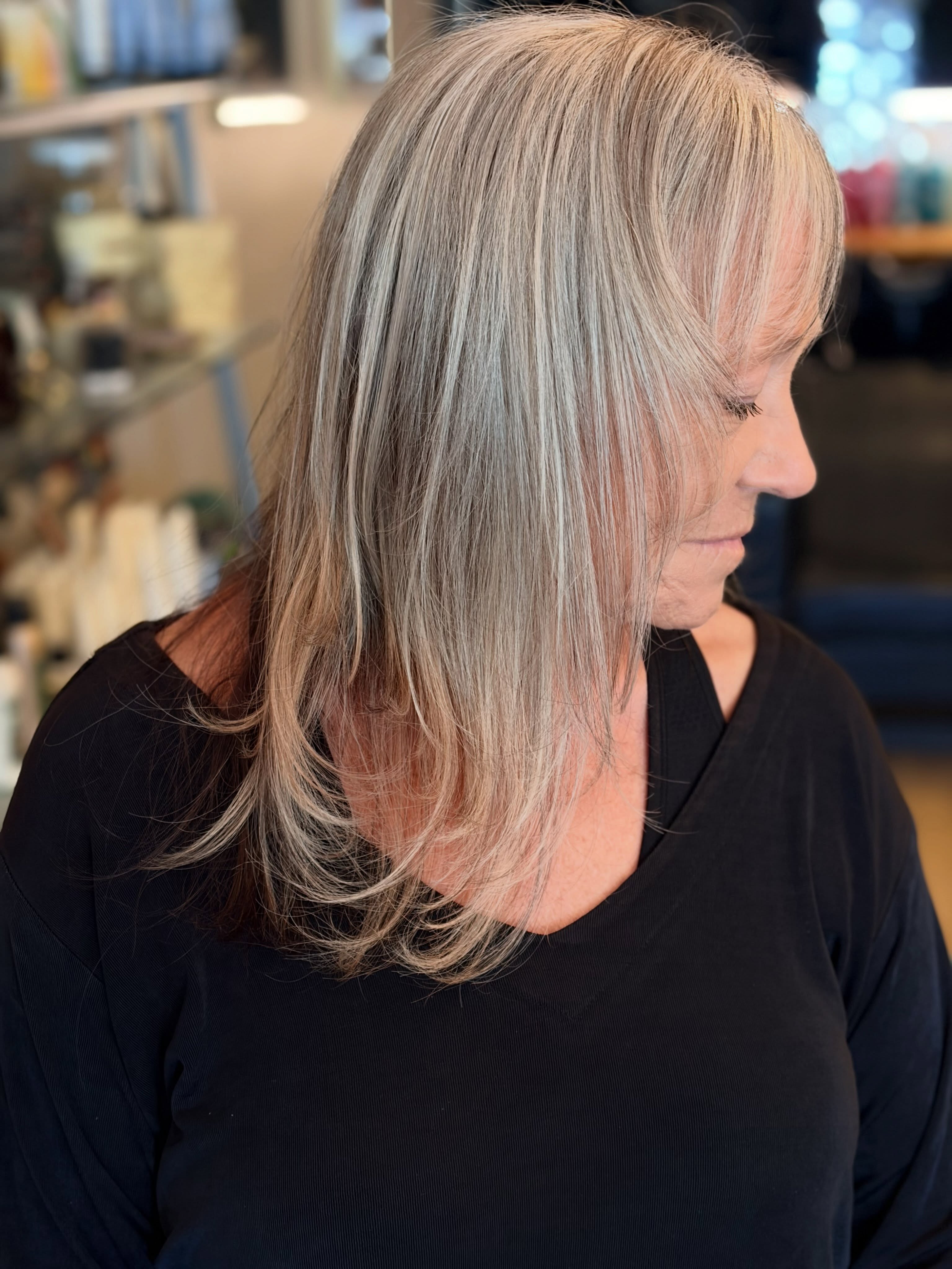 Whispy ✨ Fringe
Hair by: Aly
#avedasalon #discoverwauwatosa