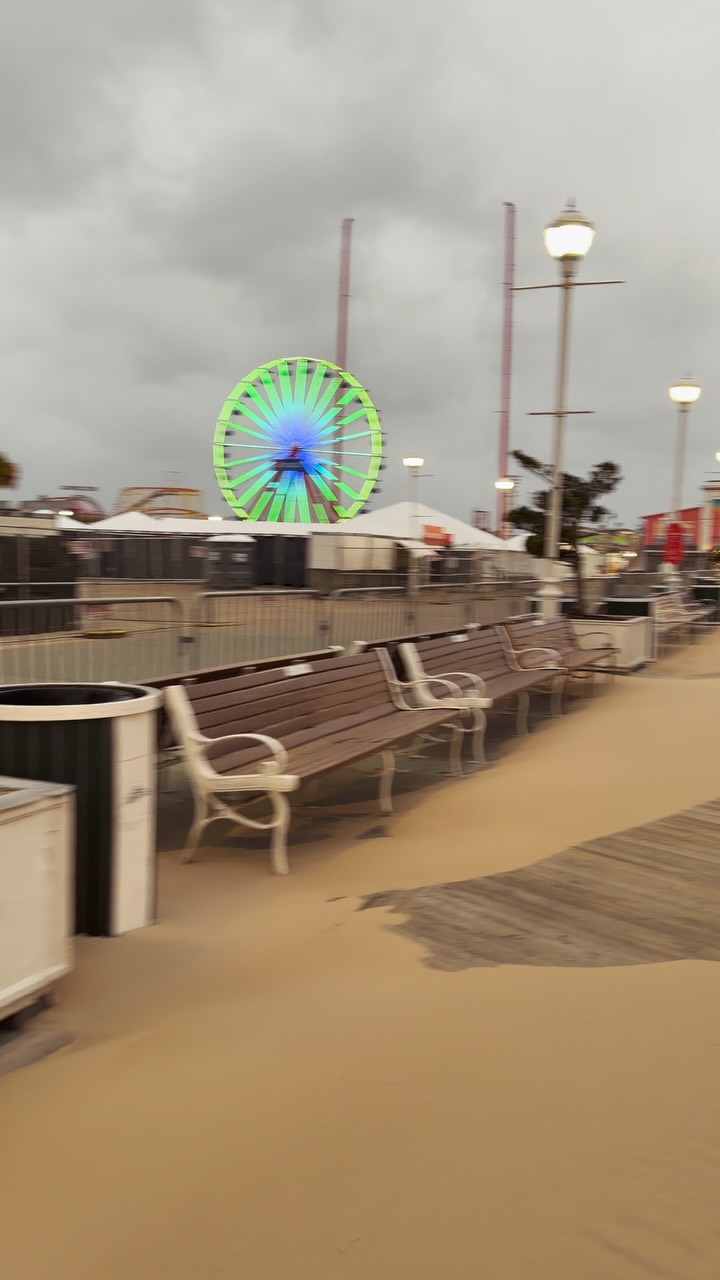 Wednesday evening on the boardwalk. 🎡 Wind has picked up significantly — no rain yet.