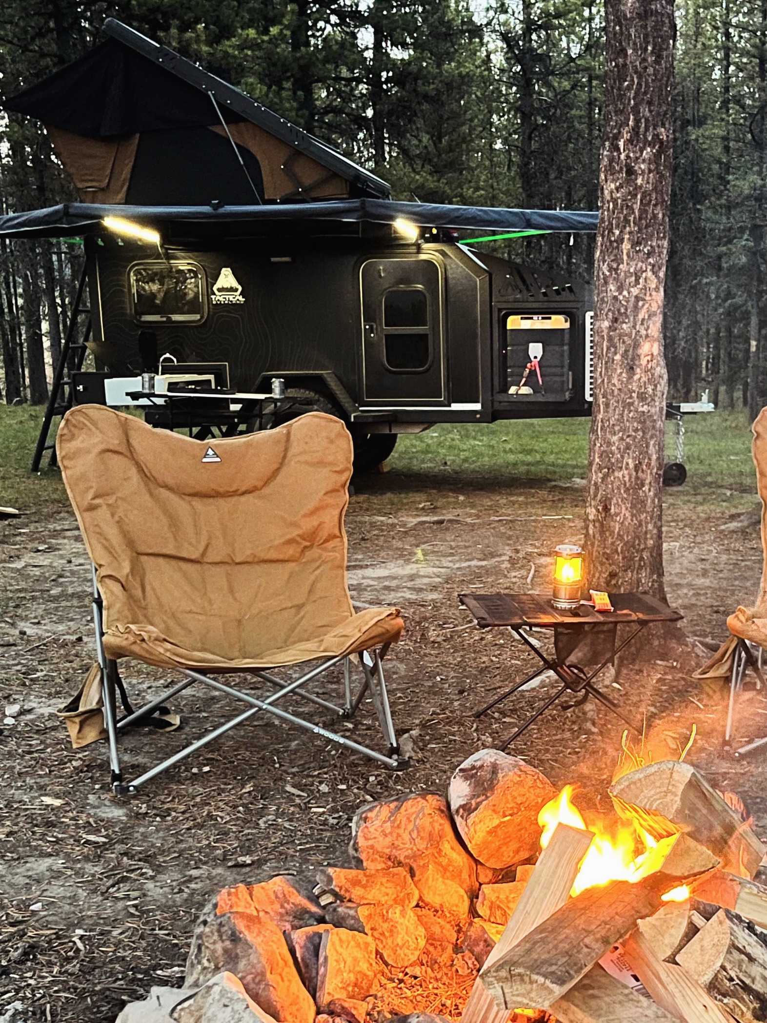 We hope your weekend looked a lot like ours. ☀️🍂
Sunny skies, crisp fall air, campfires burning, and plenty of time spent outside. 🔥
There’s something pretty special about getting out there as the days get cooler, and our units are built to make those adventures happen year-round. From summer road trips to cool fall nights, they’re ready for wherever the trail takes you.
Here’s to more weekends like this. 🏕️
#fallcamping #camping #adventuretrailer #outdoors #madeincanada