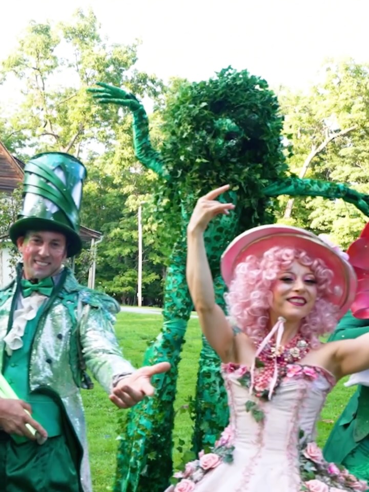 We had the great pleasure of bringing our enchanted garden troupe to the sweetest garden wedding last month.
Featuring:
@nikoentertainernyc and @mixxy.nyc as our Living Flowers ushers and hosts
@anythingproject as our Juggling Emerald Ringmaster hosting our Lawn Games activation
@kaleidoscopicdream and @dutchbabyburlesque as our Garden Belles hosting a Bubbles and Face Art Spa
@newyorkcat and @charleybisquit as our Living Tree Stilt Characters who were even incorporated into the magical ceremony!
Special thanks to officiant @princepowderpouffe @yourroyalweddingofficiant who brought us all together, @reneerenatabergan for capturing this glorious occasion and to the incredible venue @mountgulian for such a lush environment for us to play in.
Congrats @holls_balls27 and @kmkelvy !!