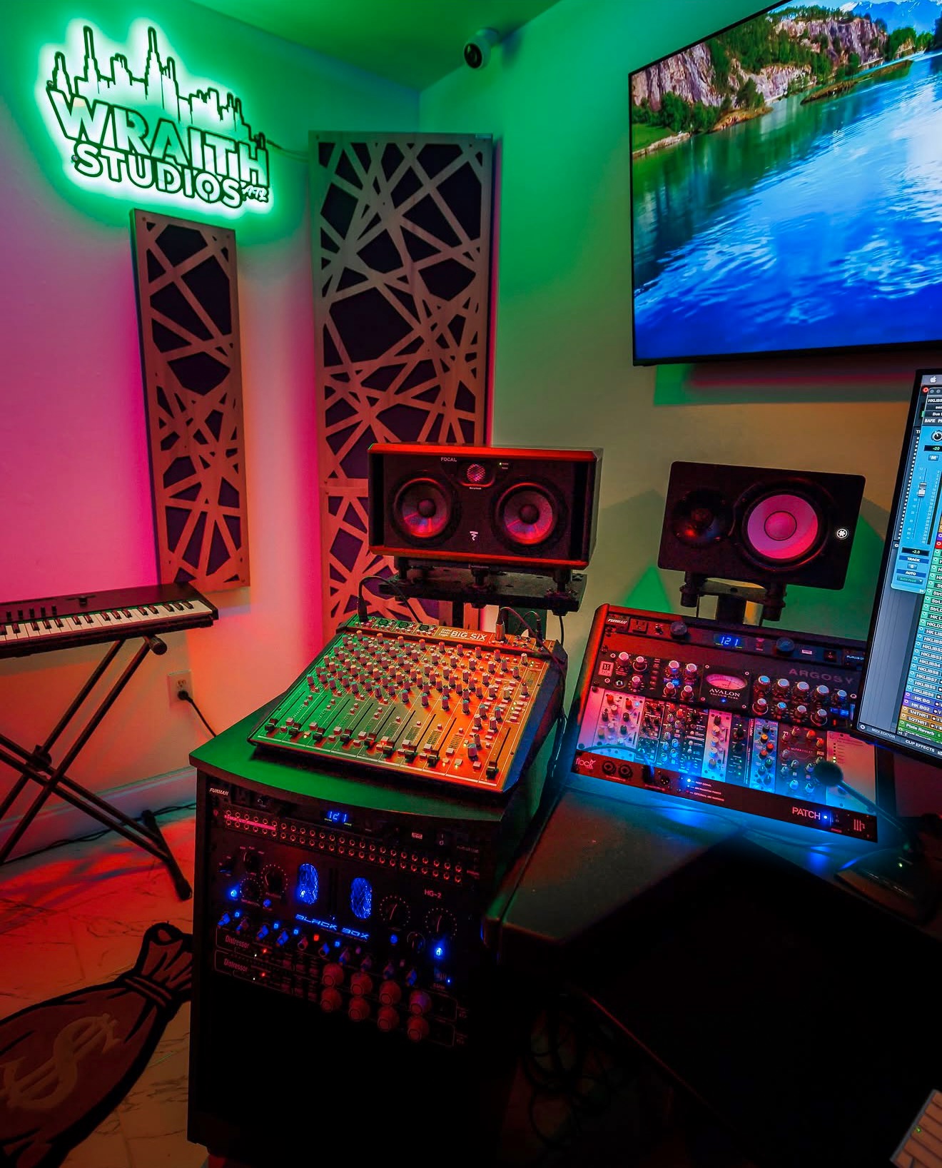 ➡️ Wraith Studios takes pride in one of Atlanta’s premier analog setups—efficiently connected, controlled, and routed with the power of the Flock Audio PATCH Series.
- - -
🛒 Shop Now - www.flockaudio.com/buy
📍Dealers - www.flockaudio.com/dealers
- - -
Use your Analog Hardware like plugins with simple drag + drop intuitive functionality plus so much more! Contact your preferred Flock Audio Dealer to learn more and order your PATCH Series model today!
- - -
See why thousands of audio professionals and studios around the world are switching to the new standard of analog routing… The PATCH Series!
- - -
#musicproducer #recordingstudio #studiolife #musicproduction