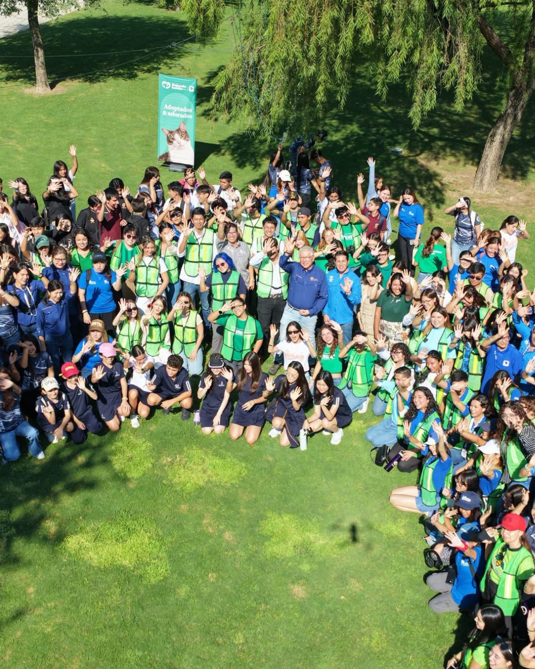 ISR Eco Team took part in the "Environmental and Animal Welfare Fair", organized by UANL Sustentable in collaboration with the San Pedro Garza García Municipal Institute of Animal Welfare, at Parque Rufino Tamayo. 🌳🔍
Throughout the activity, our students observed local flora and fauna alongside biologists, learned about conservation, and took part in hands-on environmental education and animal welfare activities.
This experience feeds right into the action plan we're building for this school year, as we work toward our fourth Eco-Schools Green Flag.
This is how we keep growing our environmental leaders: learning outside the classroom, guided by experts, and representing San Roberto in spaces where the Monterrey community is actively working toward sustainability.
#ISREcoTeam #EcoSchools #SmallActionsBigImpact #GreenFlag #WeAreISR @uanlsustentable