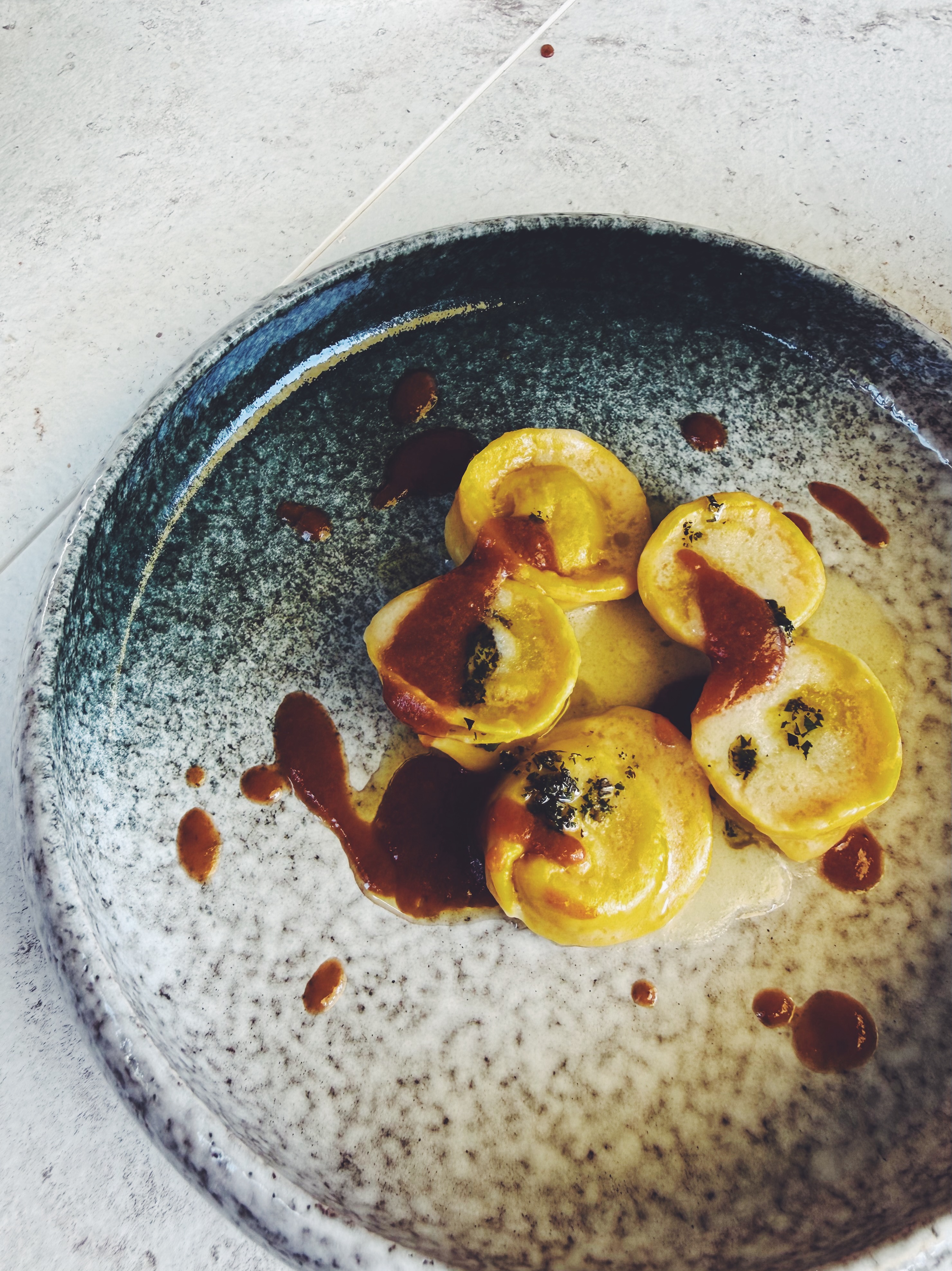 good pasta saves 14.2% of relationships from failing. kiddiiiing, it’s probably closer to 35% — moral of the story: make the love, eat the pasta (repeat in different places) || xx
.
.
.
#pastapasta #sardinia #foodtravelstories #feedfeed #eatwelltraveloften