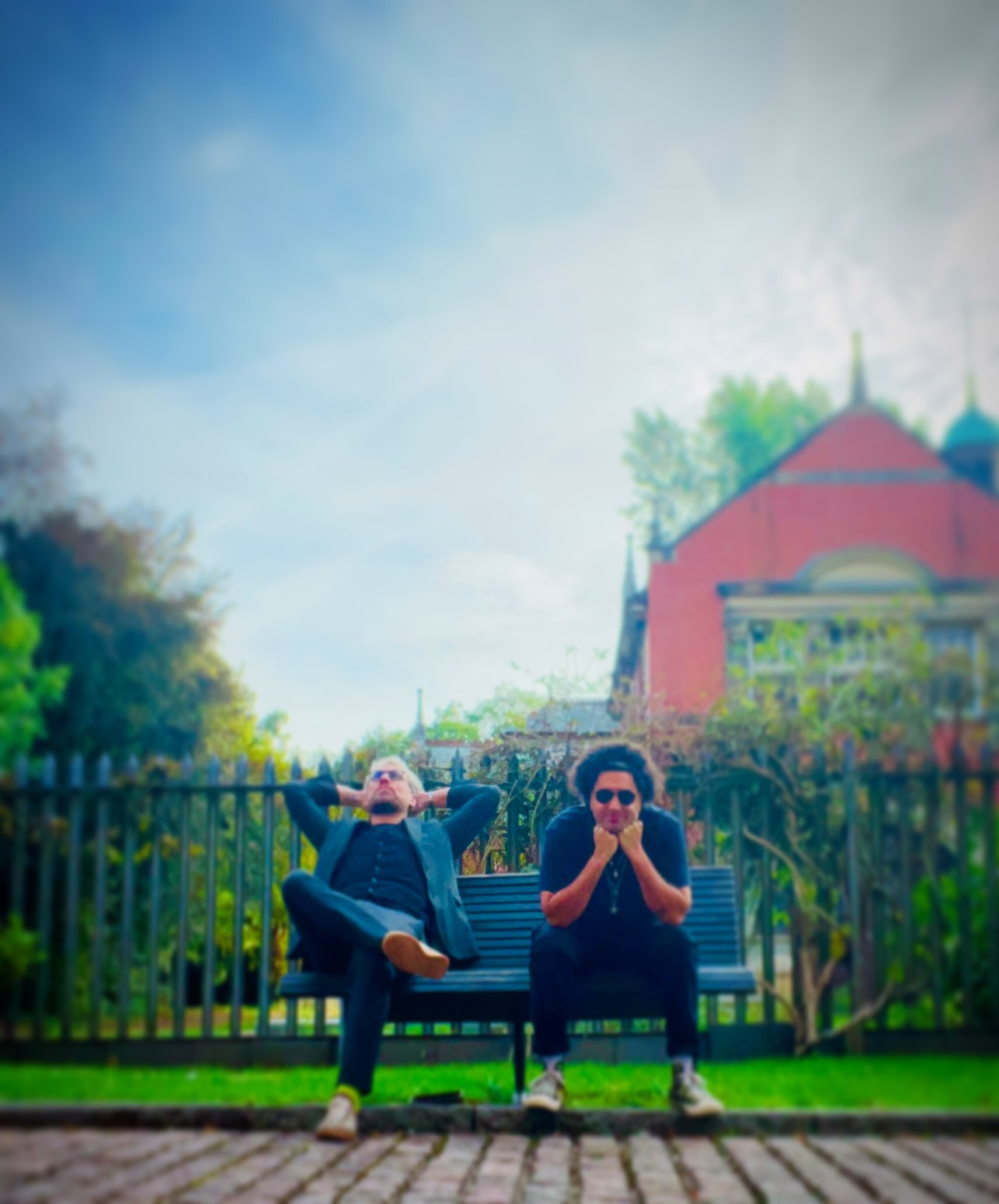 Today’s wedding was brought to you by benches, pizza vans & the letter ‘E’
#weddingband #partyband #livemusic #wedding #music