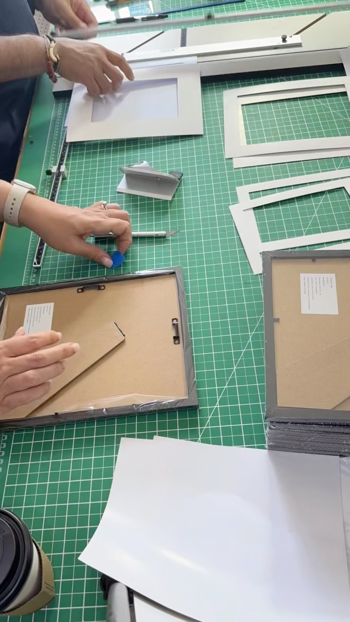 A little behind-the-scenes look at the work that goes into preparing for the FECOP Gala.
My wife and I are preparing all 221 frames and mats by hand, getting each one ready for the Gyotaku pieces that will be presented at the gala.
A project this big takes a lot of time, patience, and teamwork. β€οΈ
#Gyotaku #CostaRicaArt #ArtProcess #BehindTheScenes