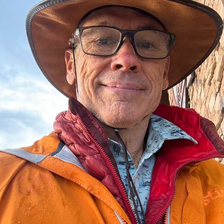 All Stio, all the time. Not really, but on my wet bike ride from the Bryce Airport to Bryce Canyon, I noticed I have all Stio on. Stio Ender jacket, Stio down Pinyon jacket and Stio shirt.
I got dumped on by a thunderstorm. Apparently I didn't look up when I left the airport.
@stio # stio #brycecanyon #stioaffiliate