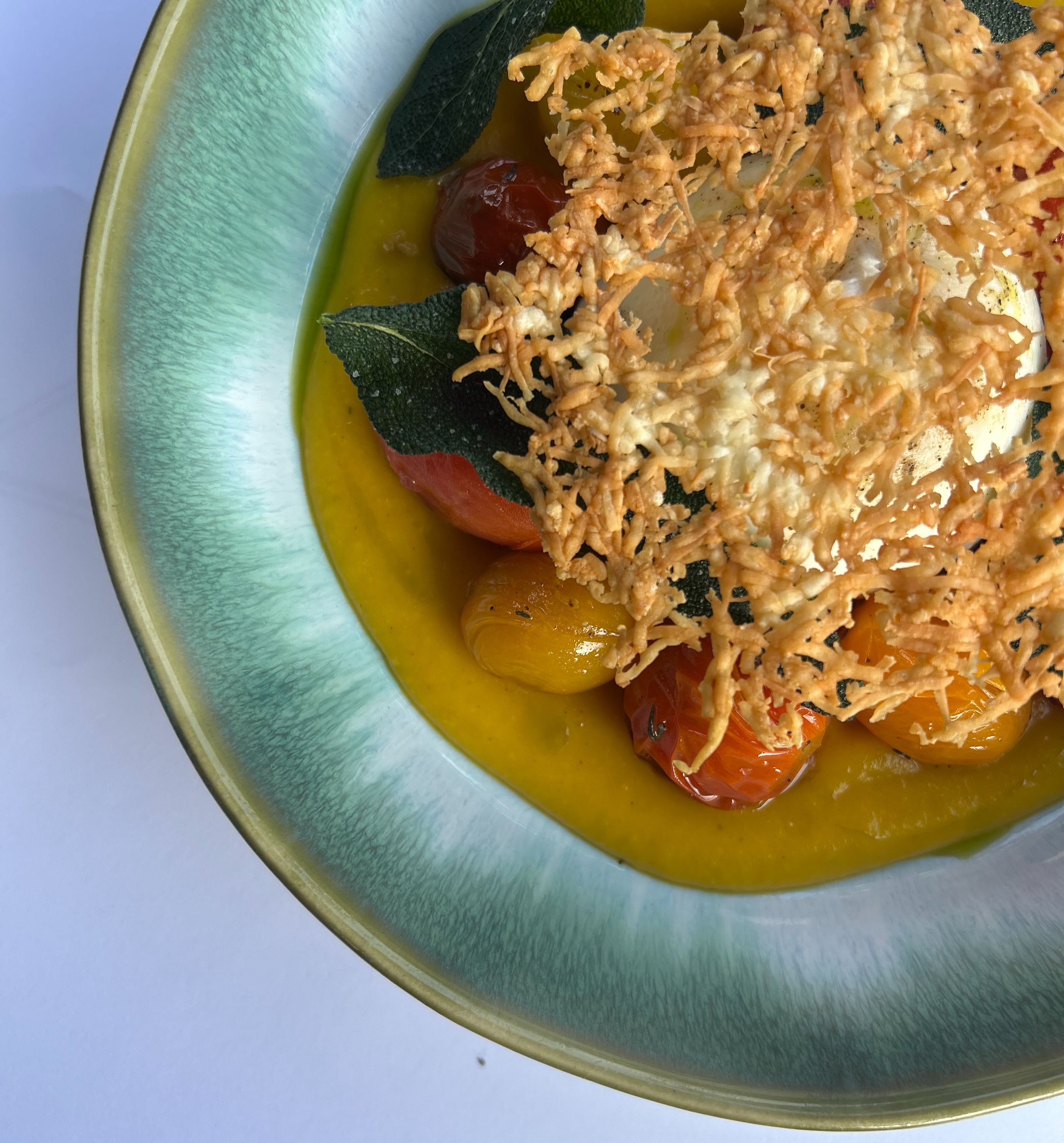 Seasonal burrata,
honey miso squash, roasted heirloom cherry tomatoes, fried sage, crispy Parmesan
#oakvillerestaurants
#italianfood
#bestrestaurant
#veraceoakville
#foodie