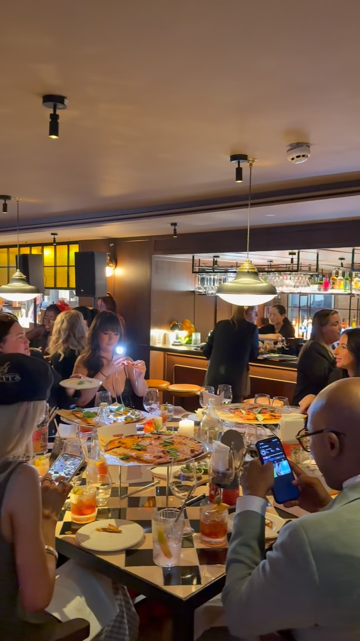 Calling all Uptown girls… 👀
@westlife are in Dublin and your pre-show plan is easy: pizza and cocktails at Tavern before heading to the @3arenadublin . And if you’re still going afterwards? We’ve got the late bar covered🍕🍸🎶
#WestlifeDublin #Westlife #TaverDublin #FadeStreetSocial #DublinPizza pizzaRestaurant