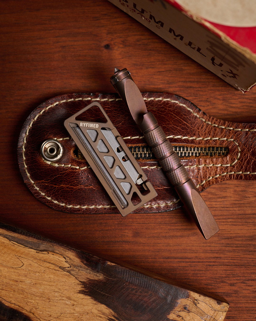 Going old school today with the antiqued brass KUT Leggera and Jimmy.