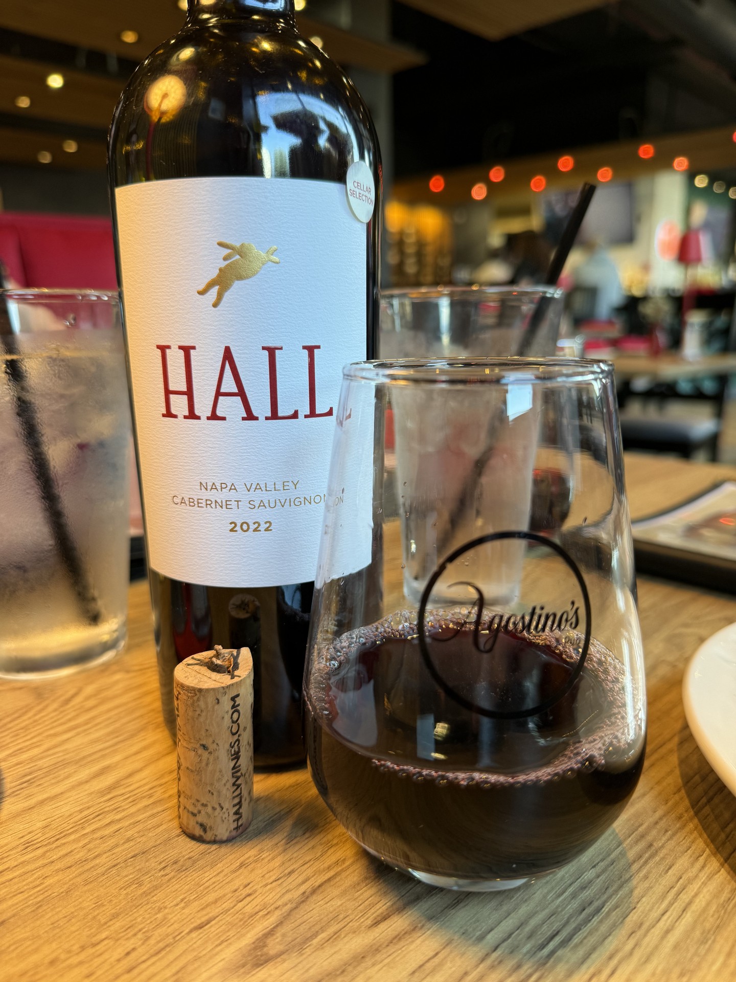 Yes, we are creatures of habit. 🍷 Even in Ohio, we somehow find our way back to California wine.
Last week we had an amazing dinner in Cleveland’s Little Italy at @agostinosbistropub — authentic, homemade Italian food, great service, and exactly the kind of cozy neighborhood spot we love.
And of course, when we spotted a @hallwines Cabernet on the list, the decision was pretty easy. 🍷
Fantastic food + a great Napa Cab = a pretty perfect pairing. ❤️
#WinePair #CAwine #