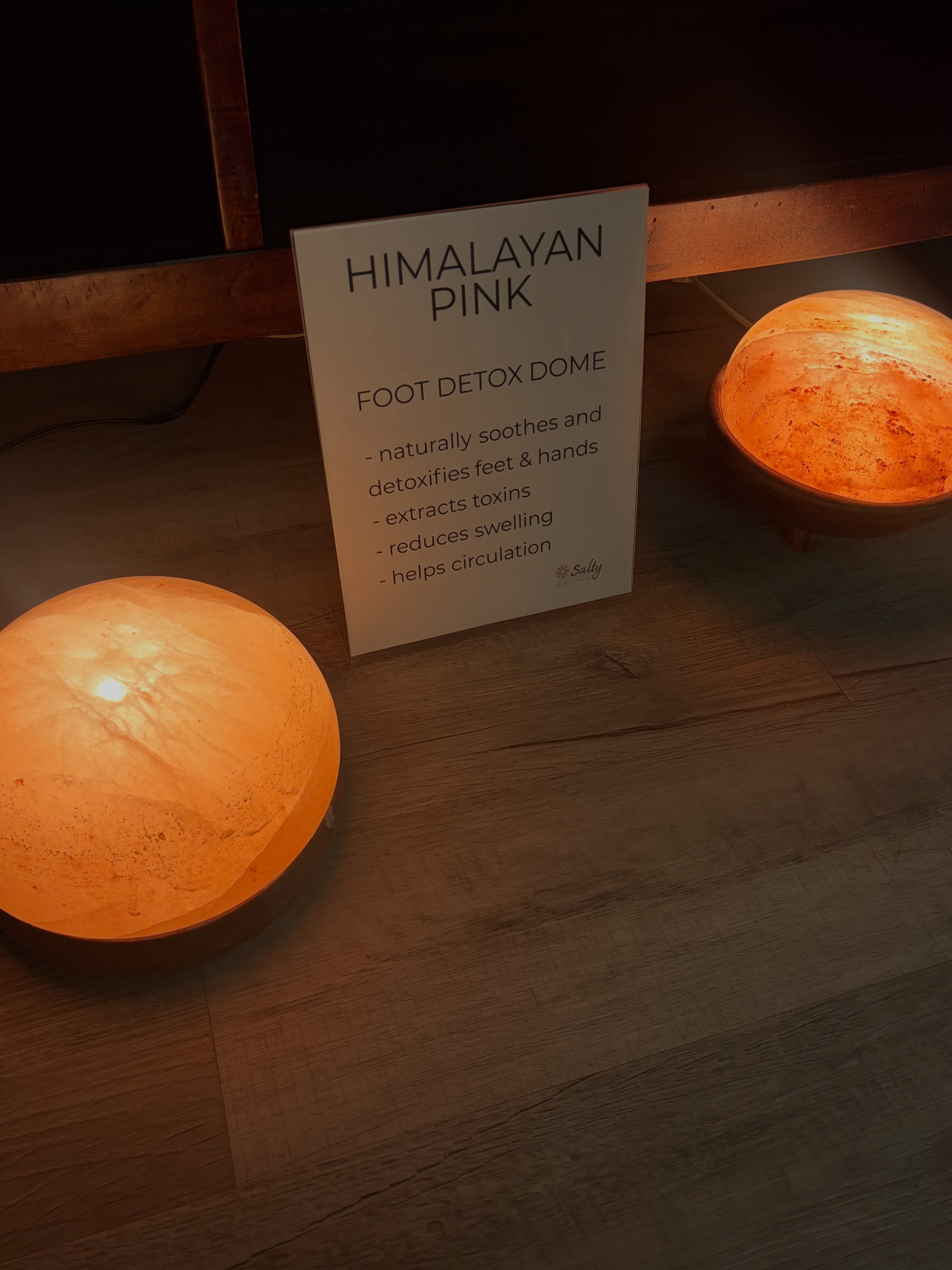Ever wonder what you’re putting your feet on when you sit in the waiting room at Salty? These heated domes have so many health benefits! ↑
They are perfect for your living room, getting ready in the morning, reading a book, and all things that you do while sitting! Shop at Salty✨🫧🧂
#salty #saltcave #Cleveland #relax #saltdomes