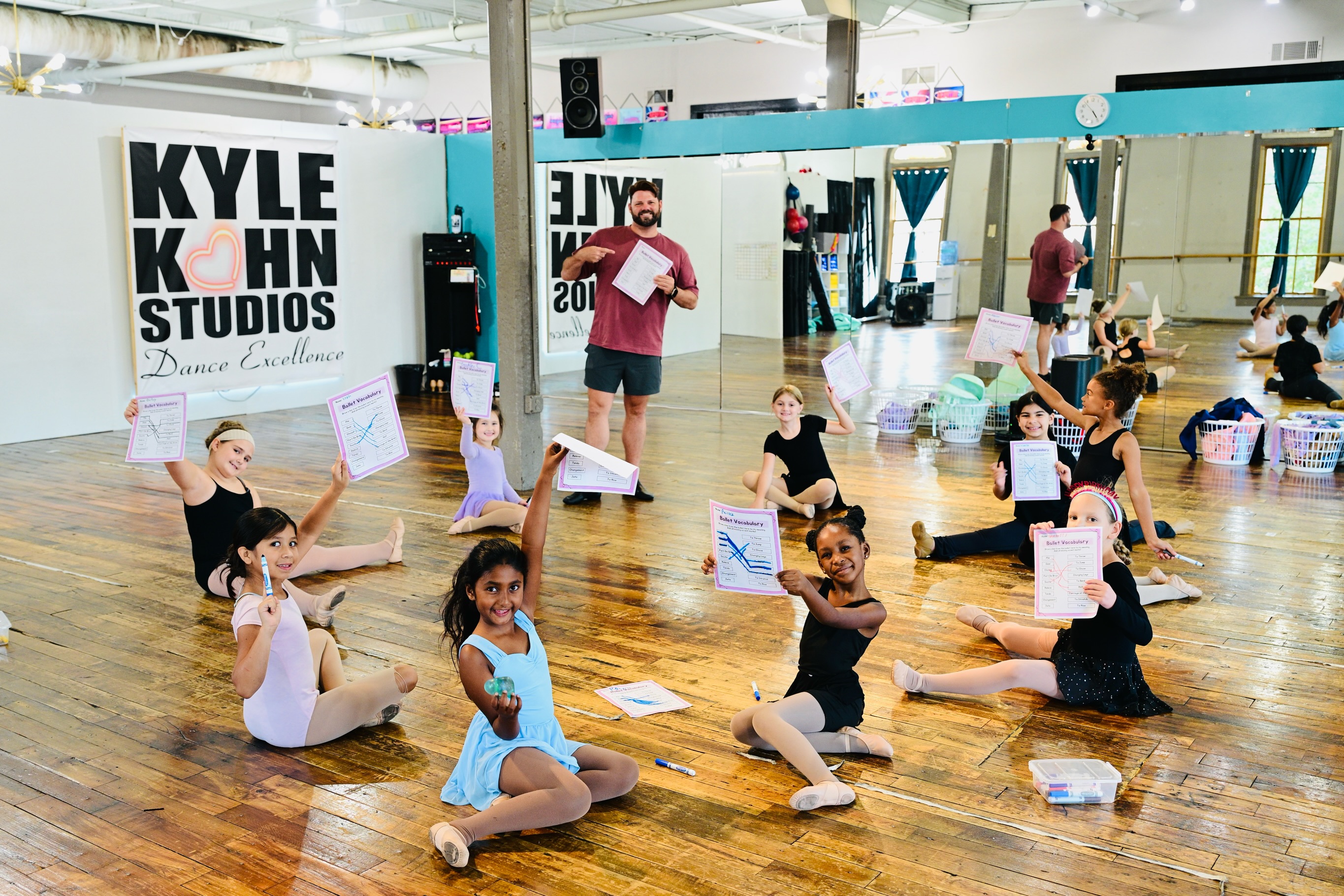 Who says ballet class is just about the footwork? 🩰📖✨
Mr. Kyle’s Wednesday Ballet II class (4:00–5:00 PM) took time today to master their Ballet Vocabulary worksheets! Connecting the French terms to the technique builds smart, confident, and versatile dancers.
Look at those proud smiles! Keep shining and working hard, dancers! 💖👏
.
.
.
#bestdanceschoolinnewnan #bestdanceschool #danceschoolforkids #danceschoolforteens #bestdanceschoolingeorgia