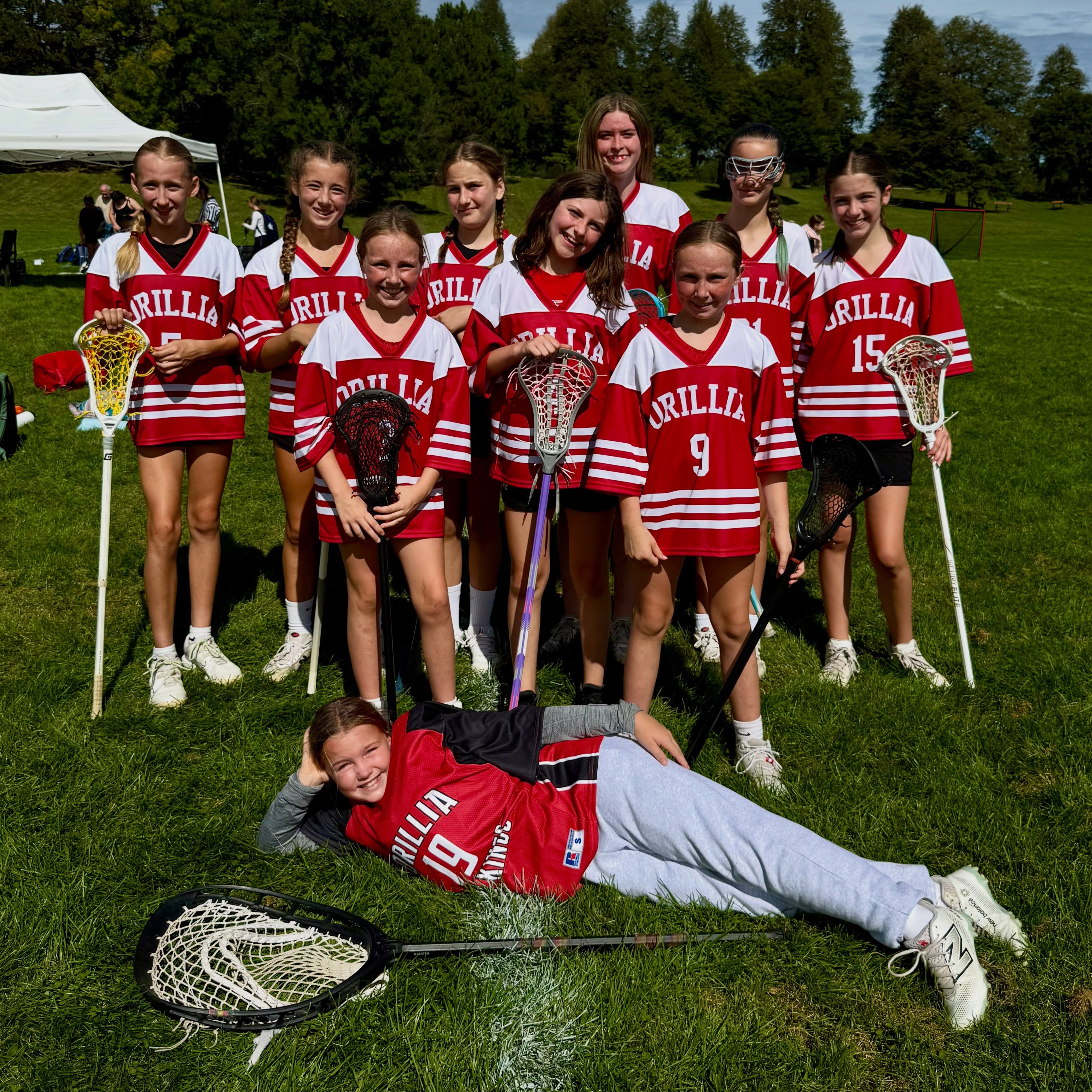 🥍 Sixes season is off and running! 🥍
The U13 and U11 Lady Kings hit the field in Toronto this weekend to kick off the season, and both teams came out strong.
The U13s went a perfect 4-0, picking up wins over Hamilton, Burlington 1, KW and Burlington 2.
The U11s finished 2-1, with wins over Toronto and KW to start their season on a high note.
A great weekend of lacrosse and a strong start for both teams. Thanks to Toronto Beaches for hosting, and great job, Lady Kings! ❤️🖤🤍
#OrilliaOnThree #OLK #OrilliaLadyKings #SixesLacrosse #OLA
