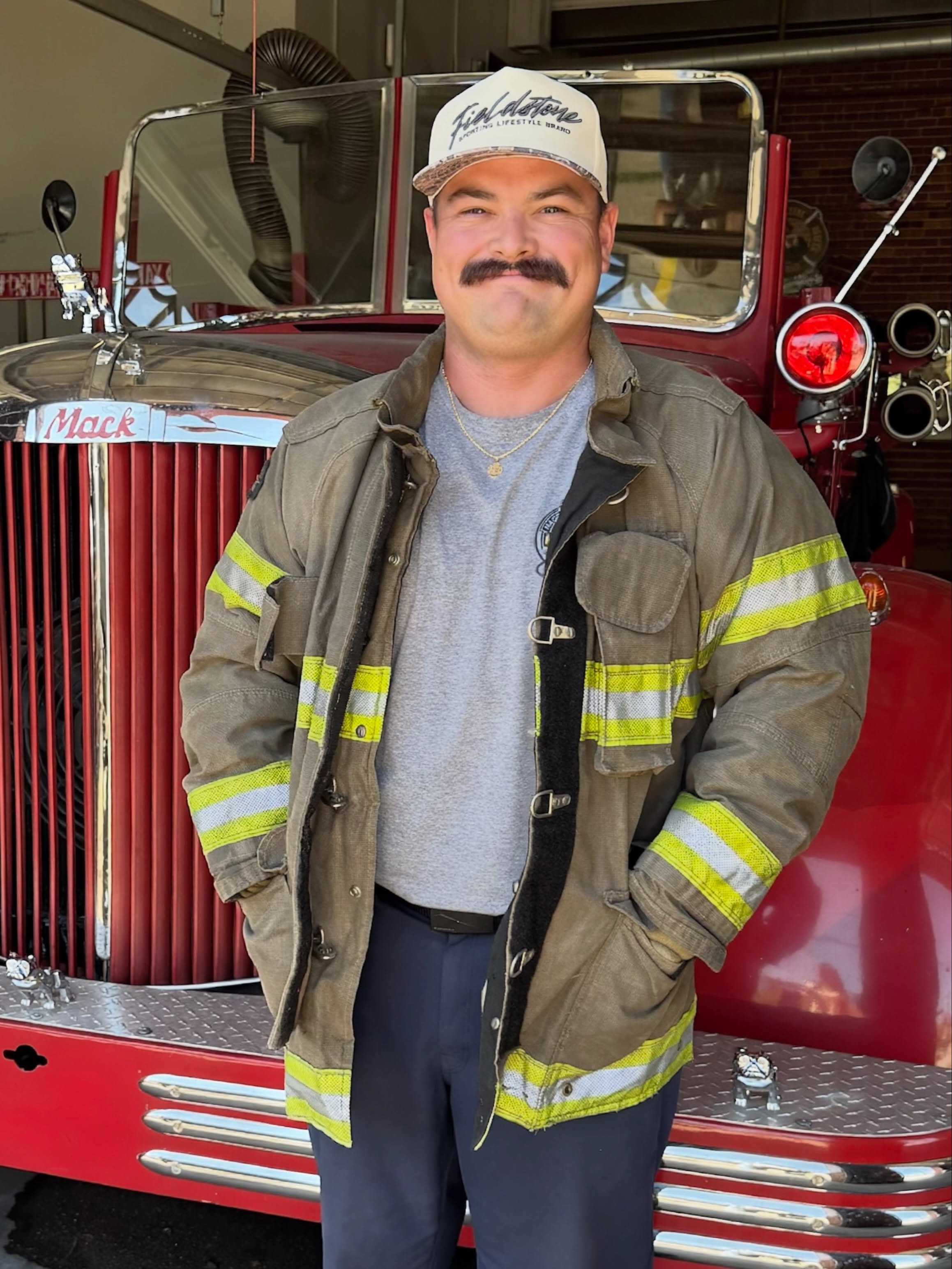 Rudy bringing the heat down at the fire station🔥 Serving looks while serving the community. Hats off to all the first responders, we’e thankful for you👏🏼
#Firefighter #OutdoorLifestyle #SouthernStyle #SouthernLiving #FieldstoneOutdoors
