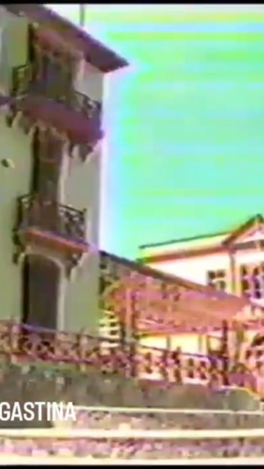 Antofagasta en 1988. Video realizado por el departamento de prensa de la Intendencia.
Se aprecia la casa Barrios, el antiguo monumento a Chango López, el barrio histórico sin el relleno para la construcción de la avenida, etc.
Qué es lo que más extrañas?
Créditos: Heat_wik
#antofagastachile🇨🇱