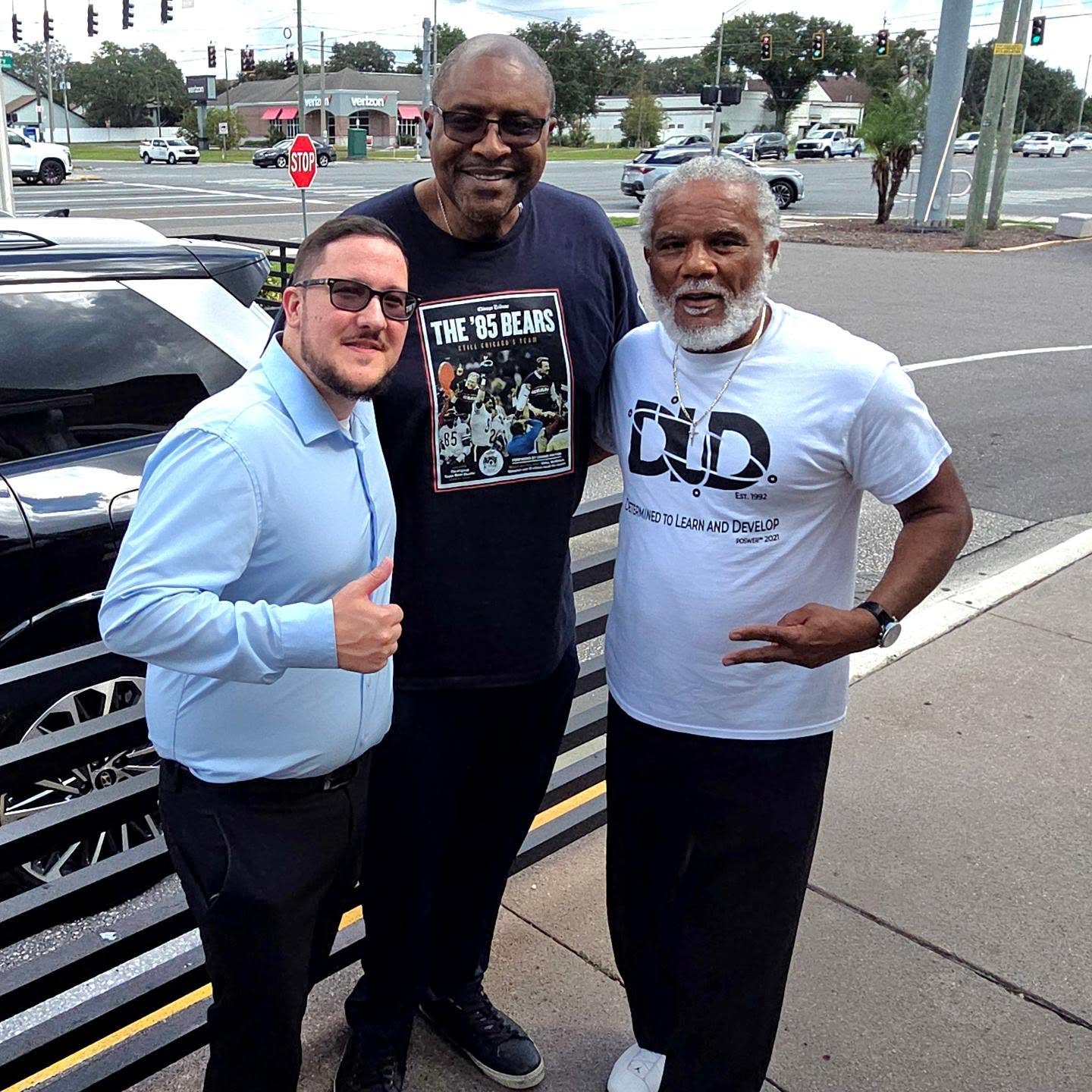 Currently in Meeting With
Nicholas &
Tyrone Keys
Super Bowl Winner
Chicago Bears
1985