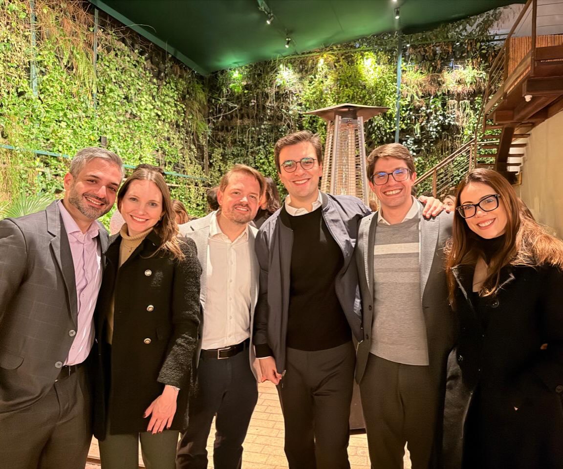 E ontem foi dia de prestigiar a defesa do doutorado do @limiriofonseca. Parabéns pela conquista! Sempre bom estar com vocês! 🥰