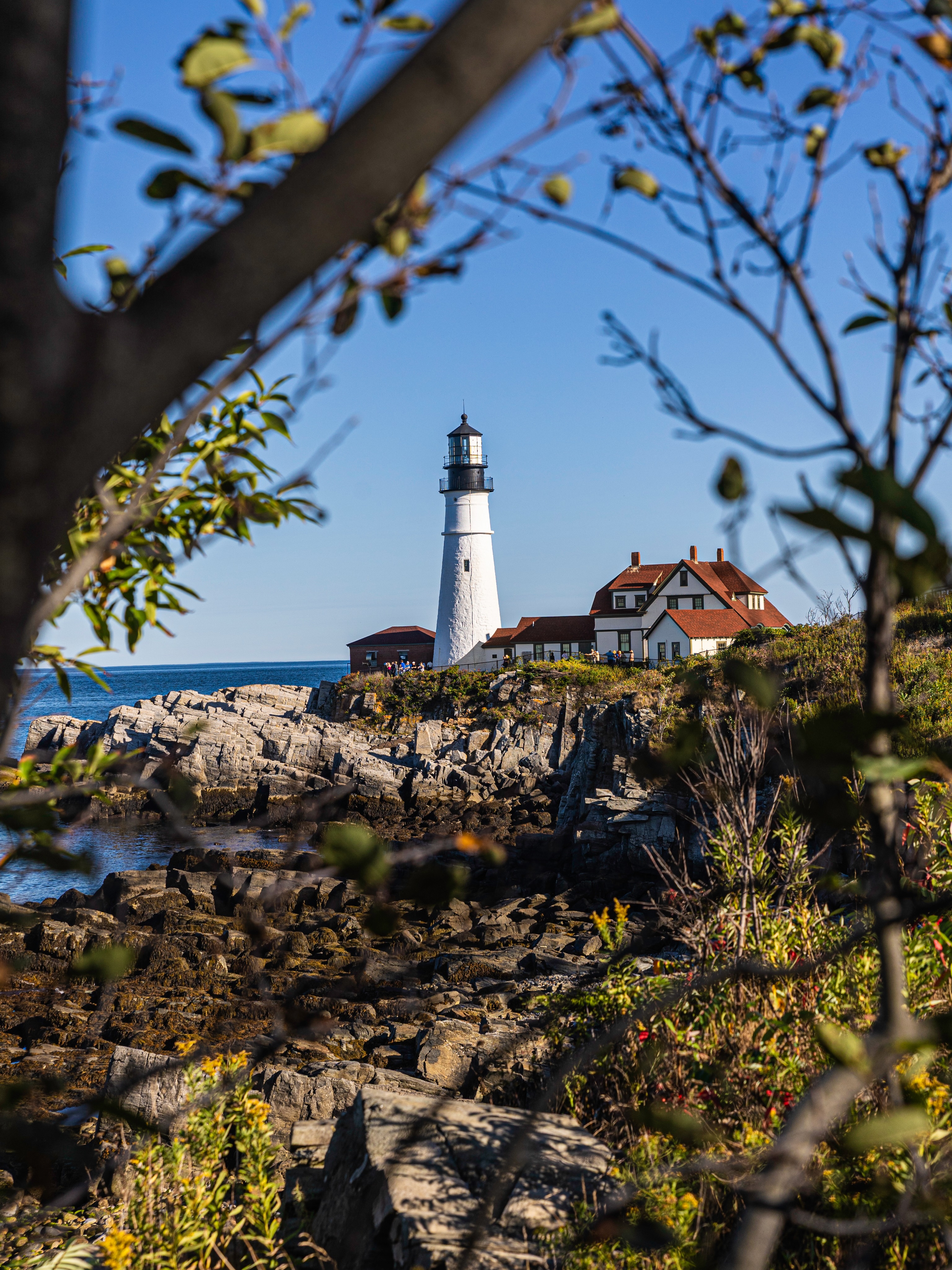 Portland Head Light is a historic 1791 lighthouse and maritime museum perched on the rugged, scenic coast within Fort Williams Park in Cape Elizabeth, Maine. It is the state’s oldest lighthouse and one of the first authorized by the federal government.
.
.
.
#lighthouse_captures #MaineIsGorgeous #lighthouse_lovers #MaineThing #VisitMaine