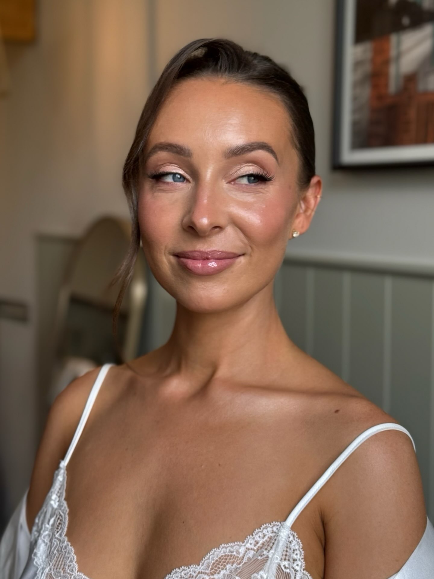 ballerina glow 🩰
yep, that’s what I’m gonna name this look. Ballerina pinks & a radiant glow (ofc) = a match made in heaven 🪽
Abbie, where do I begin. First off, LOOK AT YOU🔥 Second, you are an absolute dream, thank you for being so amazing to work with. I am so so grateful to get the kindest brides who are also such a vibe 🫶
I am in love with this makeup & hope the request for a ballerina glow continues ✨
More from Abbie’s day to come, including her in her dress and full makeup tutorial 🤩
(Maybe I’ll start taking photos again instead of videos and screenshotting coz I LOVE how these turned out)
@townhallhotel
@hair.by.eimaan
#makeupartist #bridalmakeup
Glowy bridal makeup
Skin-focused makeup
Bridal makeup inspo
London bridal makeup artist
Hertfordshire makeup artist
Makeup for blue eyes
Glowing skin
Bride to be