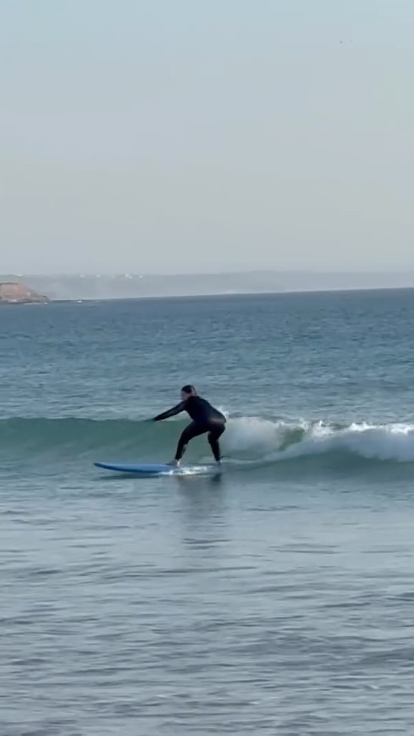 Perfect waves for beginners becoming intermediate 🏄🥳 happy Sunday to everyone 🤙