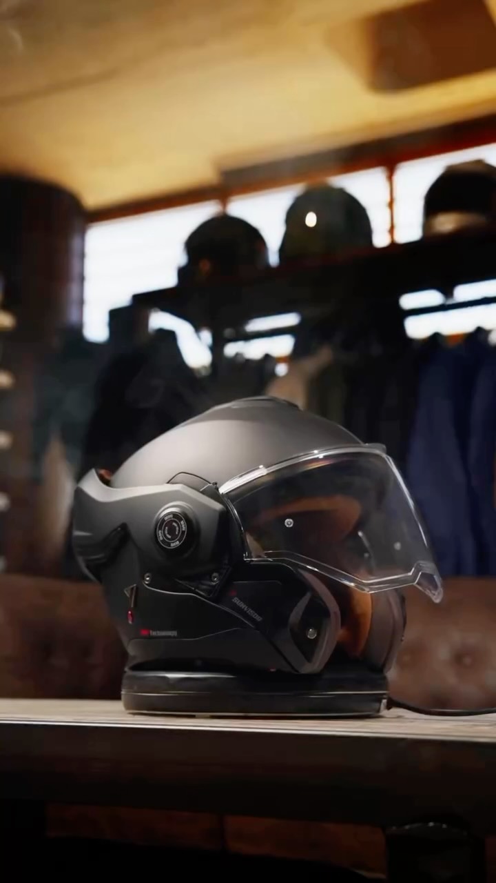 🔥🔥Presentamos el Nuevo Casco By City 180🔥🔥Fibra de Carbono & Fibra de Vidrio, ECER 22.06 & DOT⚡️Mica antiempañante⚡️Cierre PJ y DOBLE VISOR ☀️☀️Y Mucho Más. . .
⚡️Motyba Motos Rider's Garage ⚡️Avenida Vitacura 9033📍Te esperamos. . .
.
.
.
#motybamotos #casco #bigtrail #moto #hondachile