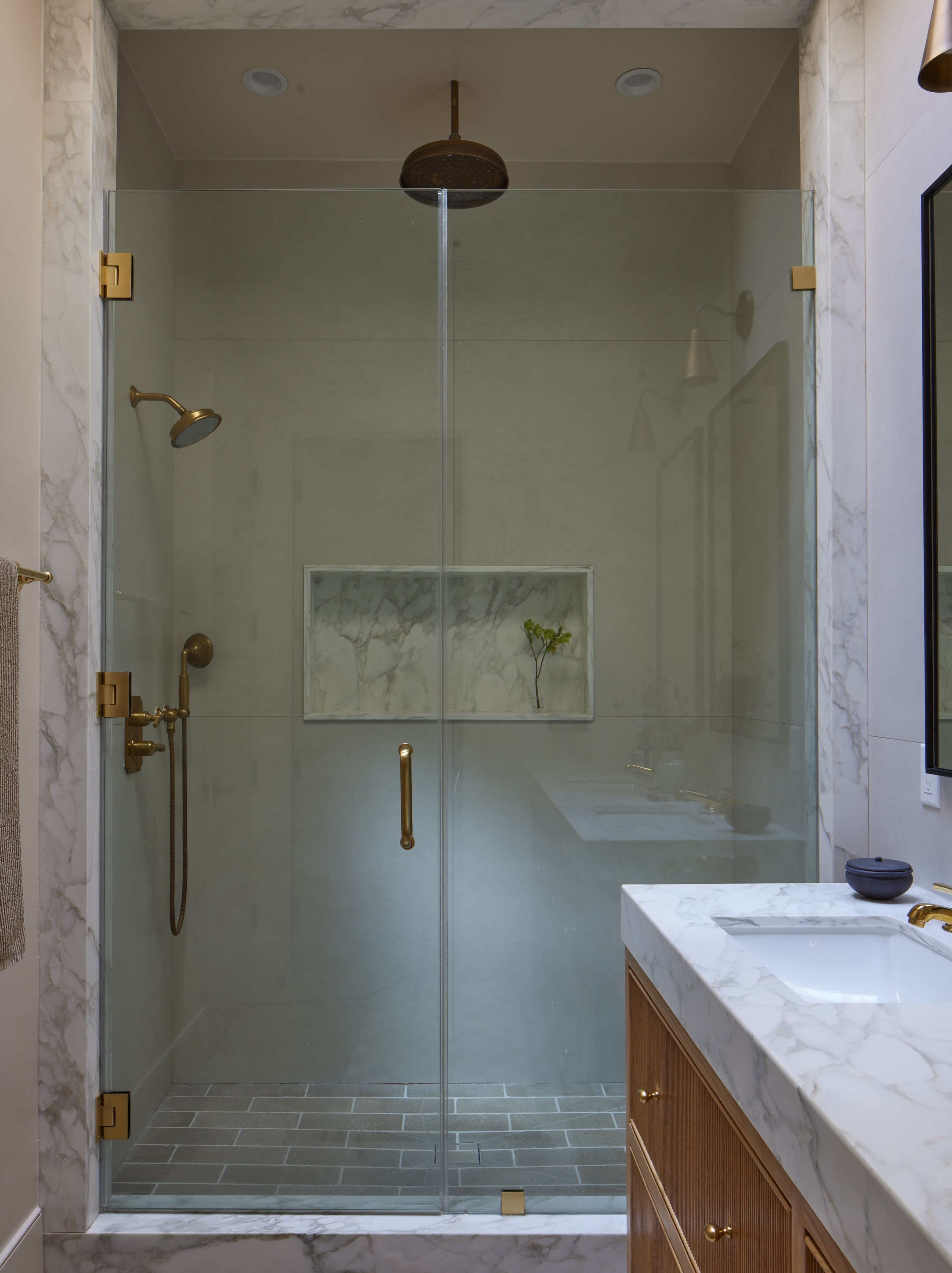 It’s the little details that bring a home to life. Thoughtful craftsmanship, proper workmanship, and a carefully curated design come together to create a space that doesn’t just look beautiful—it truly feels like home.