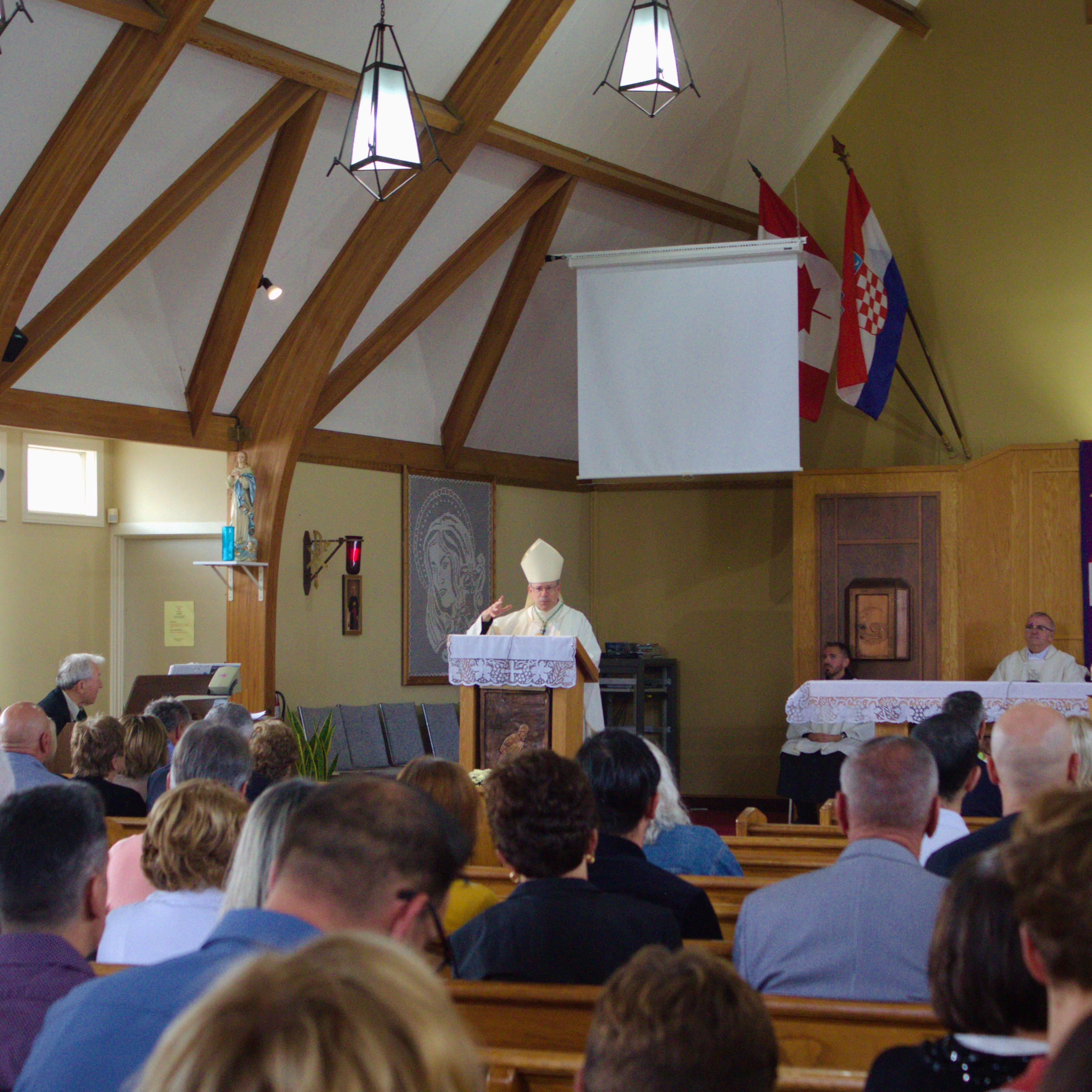 Galerija slika sa proslave 40. obljetnice župe. Hvala svima i još mnoga ljeta dočekali s Božjim blagoslovom.
Photo gallery from 40th Anniversary of the Parish celebration. Thank you all and many more years! Blessings.