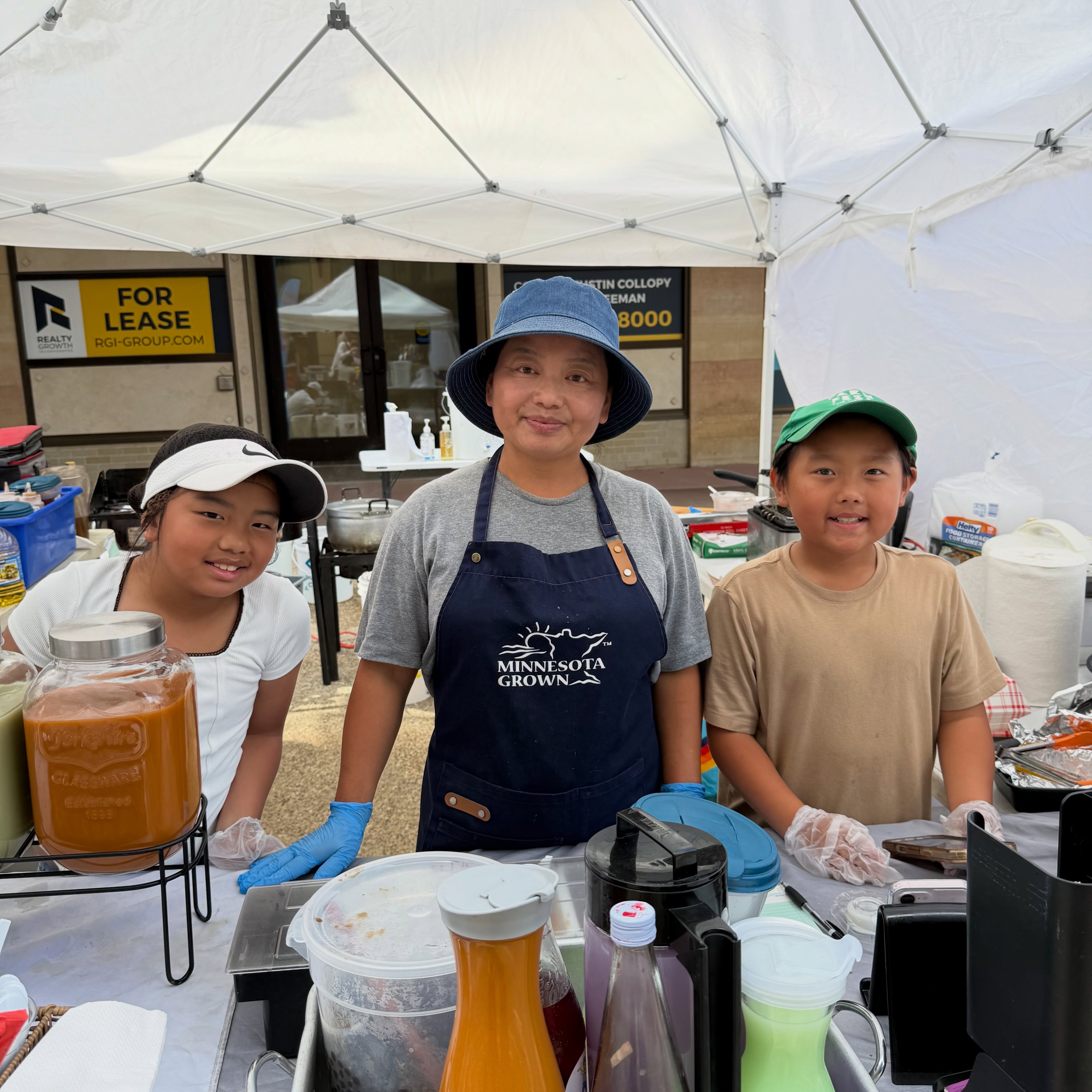Just TWO Midweek Markets left—and one is today! 🌿
Come grab something local and spend a little time downtown with us.
📍 Peace Plaza | 3–6 PM
🎶 Live music | 4–6 PM
🚗 Free parking after 5 PM
Only 1️⃣ more after today!
#farmersmarket #supportlocal #rochmn