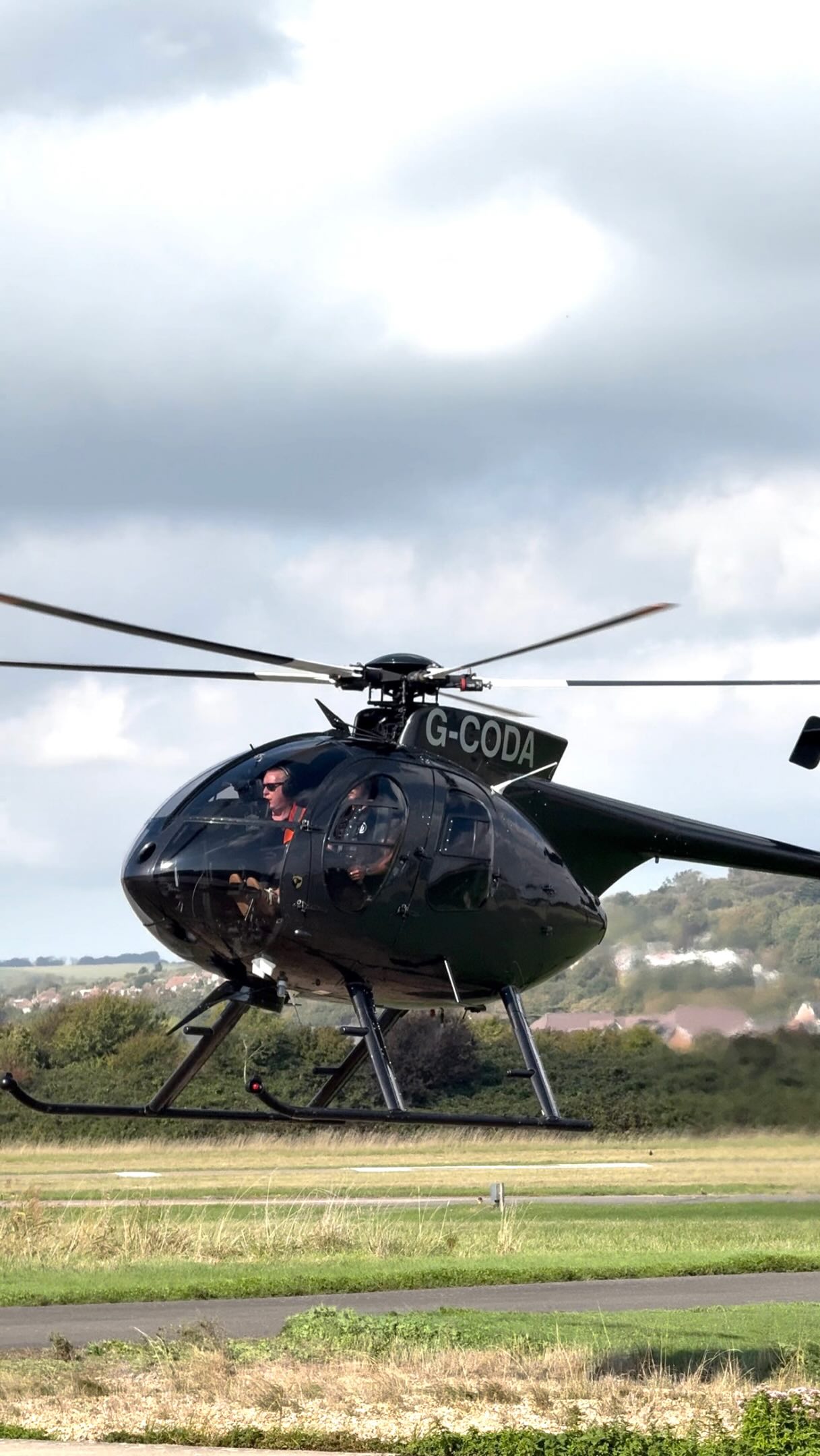 That first solo feeling🌟
A very special milestone for one of our PPL(H) students, George, who completed his first solo flight in G-CODA🚁
There are some moments in your flying journey you never forget… this is definitely one of them🩶
Pilots: what aircraft was your first solo in?👇
#pilot #soloflight #md500 #aviationlife #helicopter