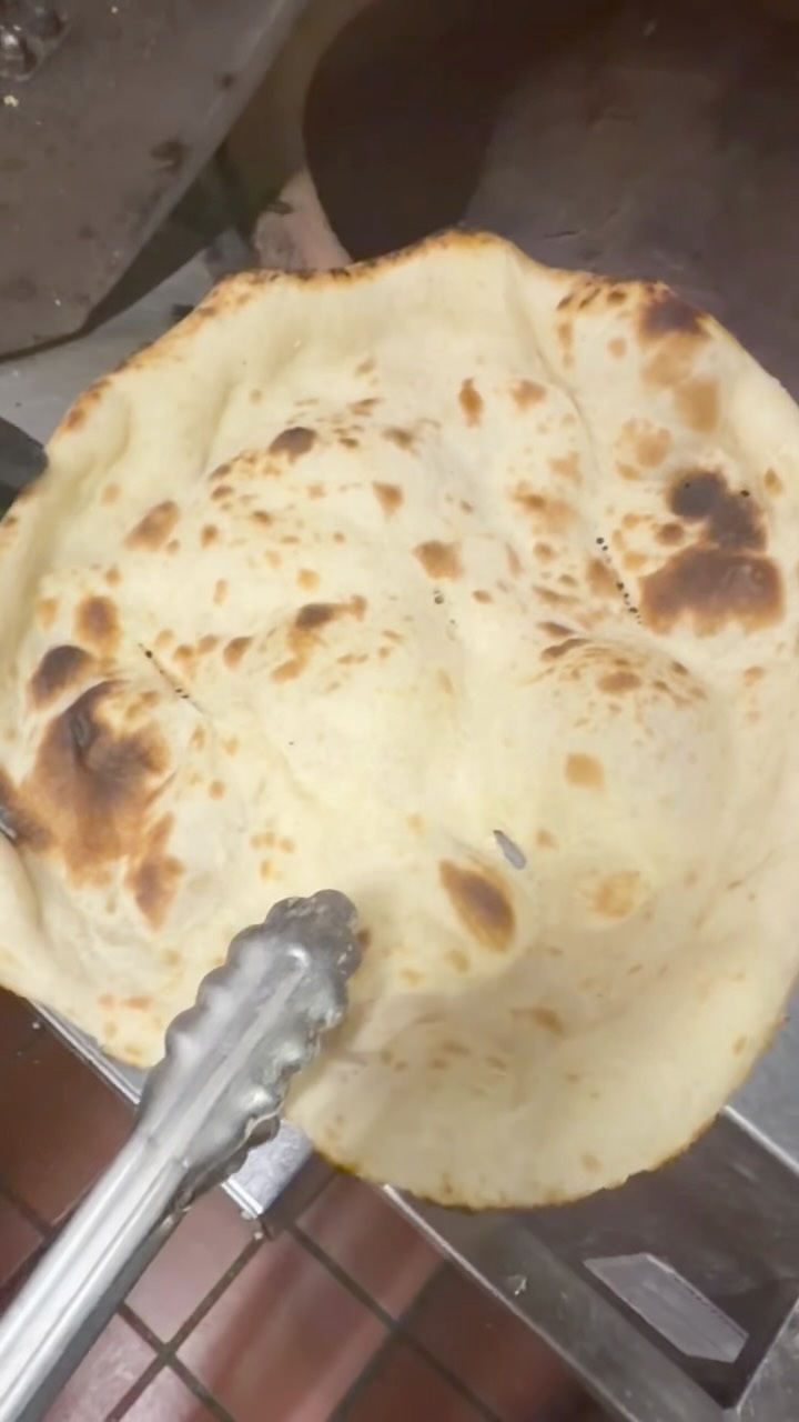 There’s nothing like fresh Middle Eastern food—especially warm bread straight from the tanoor. 🔥🫓 Made fresh, served warm, and meant to be shared. 🤍
#foodlover #foodgasm #foodie #sandiegolife #california
