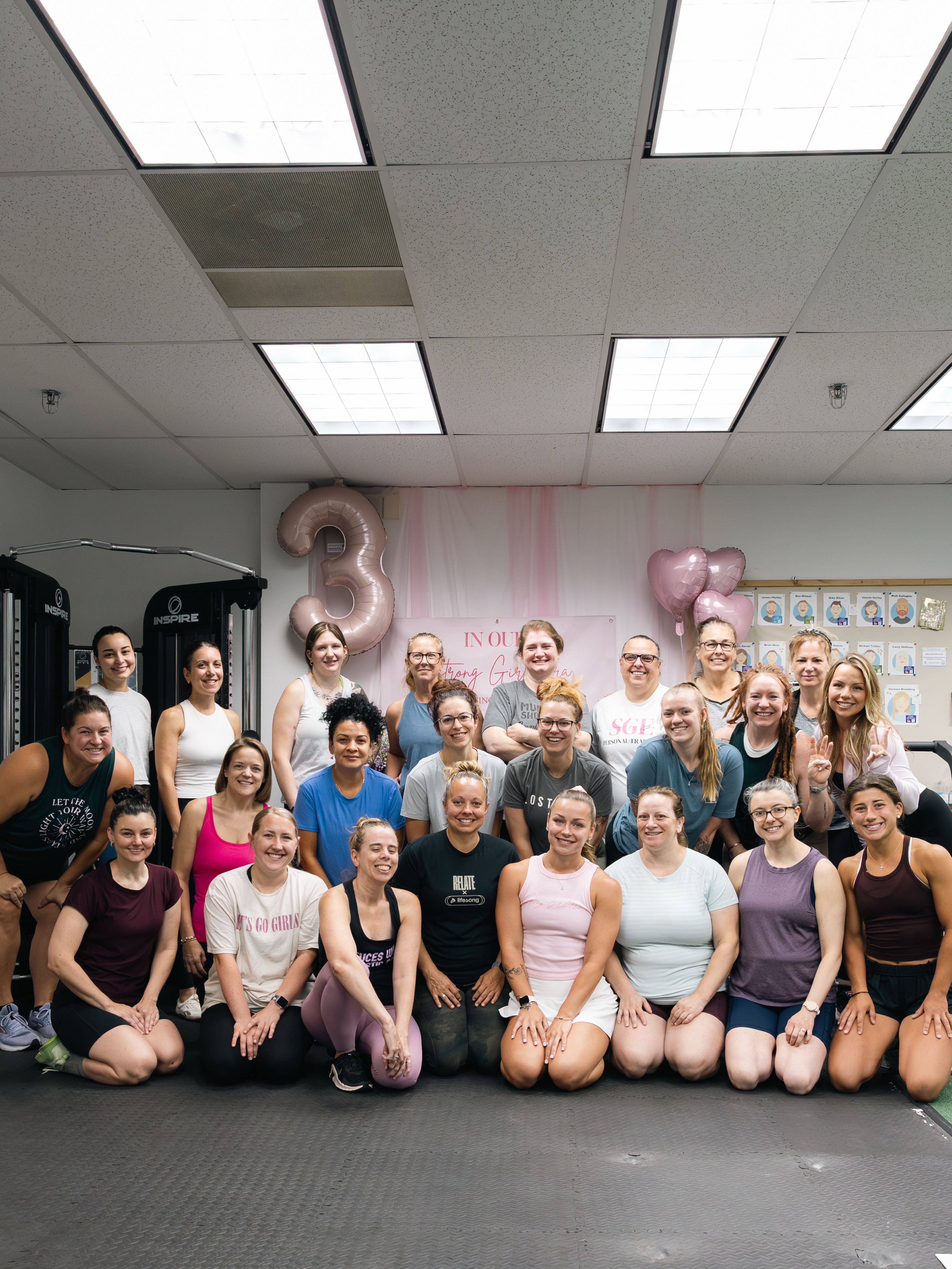 Just some of the amazing women who make SGE what it is ๐ค forever grateful for you all ๐ฅน
๐ธ @flicsbyfacu
#hudsonma #fitness #gym #personaltraining #womensupportingwomen
