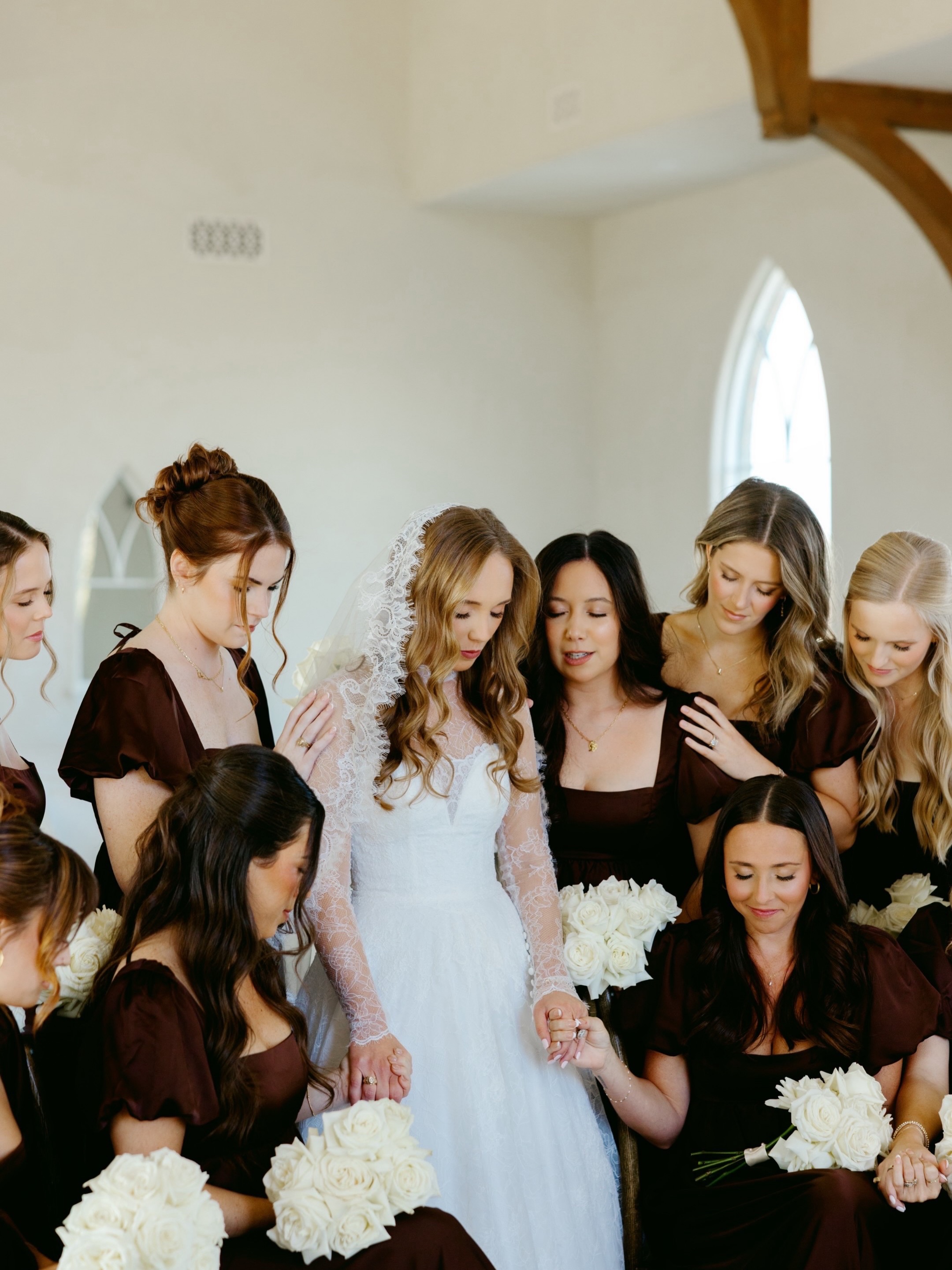 Because who you have in your corner matters. We love seeing our brides covered in prayer leading up to the ceremony 🤎