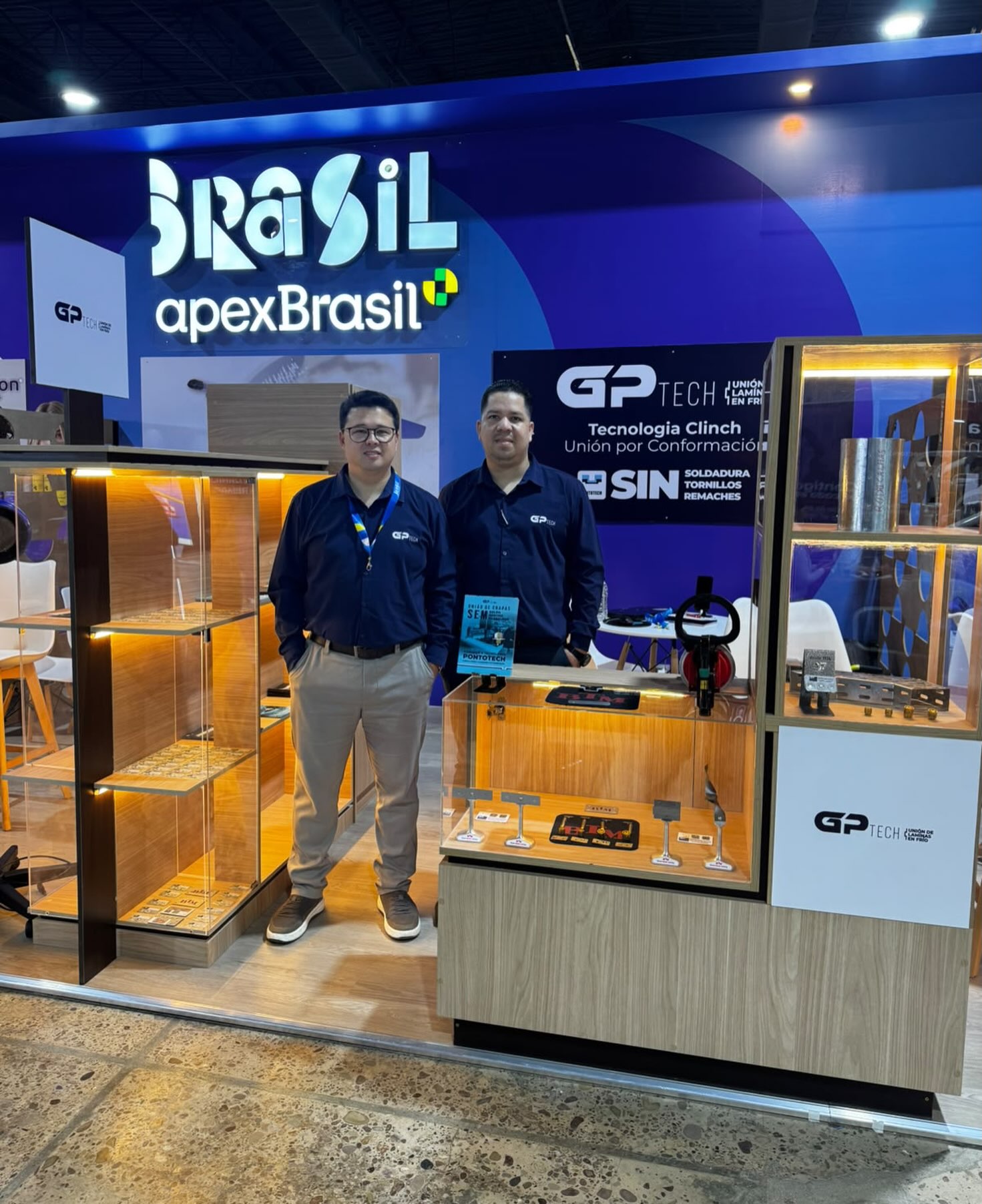A inovação e a tecnologia brasileira ganham espaço no cenário internacional. 🇧🇴🇧🇷
É com grande satisfação que a GPTECH marca presença na ExpoCruz, em Santa Cruz de la Sierra, na Bolívia, uma das maiores e mais importantes feiras multissetoriais da América Latina.
Nossa participação neste evento de relevância global acontece no âmbito do pavilhão brasileiro, uma iniciativa viabilizada pelo apoio fundamental da ApexBrasil.
Estar aqui reforça o nosso compromisso contínuo em expandir fronteiras, estreitar laços comerciais na região e apresentar soluções tecnológicas que impulsionam o desenvolvimento produtivo.
#GPTECH #ExpoCruz #ApexBrasil #internacionalizacao