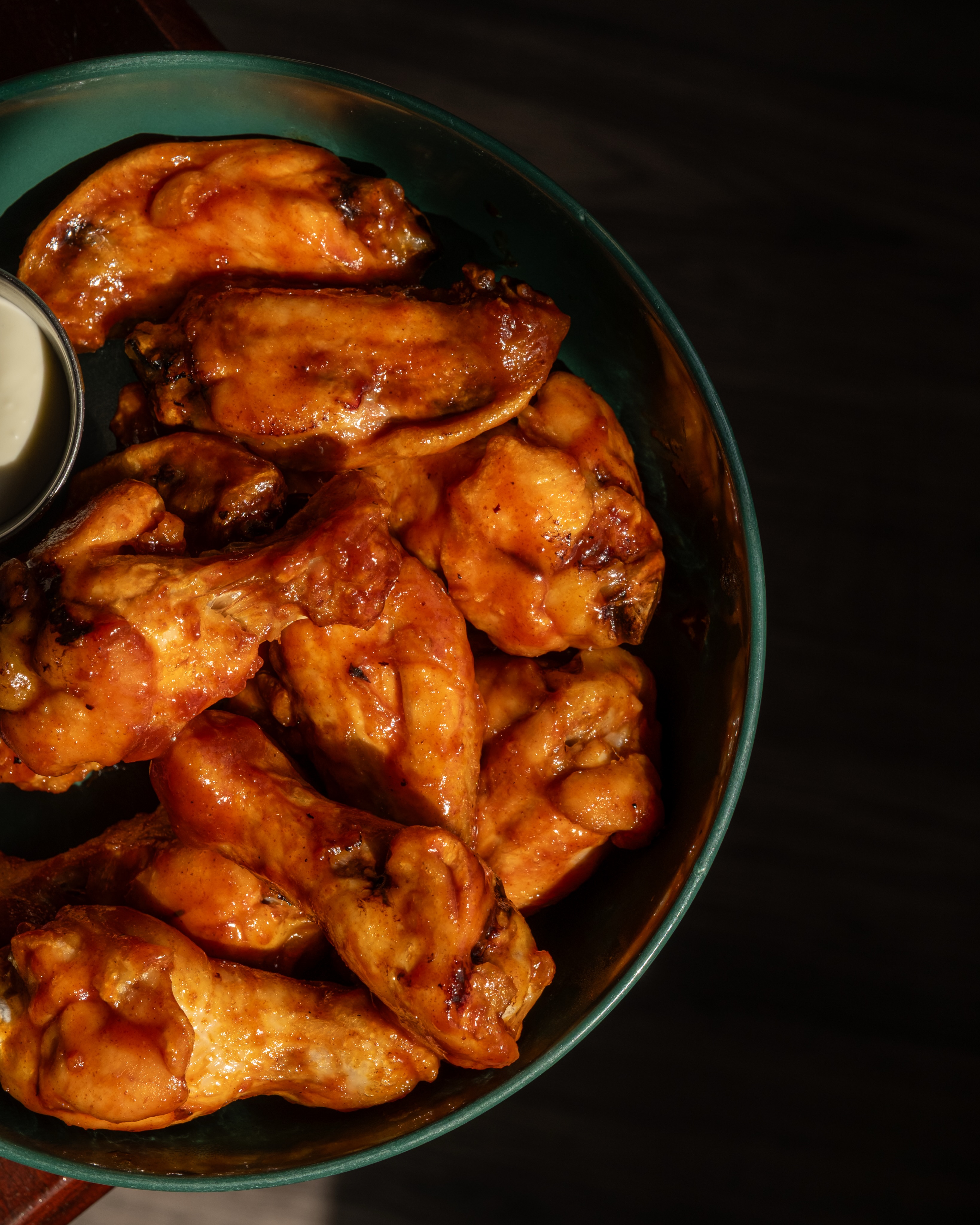 WING NIGHT 🐓
$22 for a pint & a pound. Every Tuesday night in the heart of the village.
We’ll see you soon 🍻