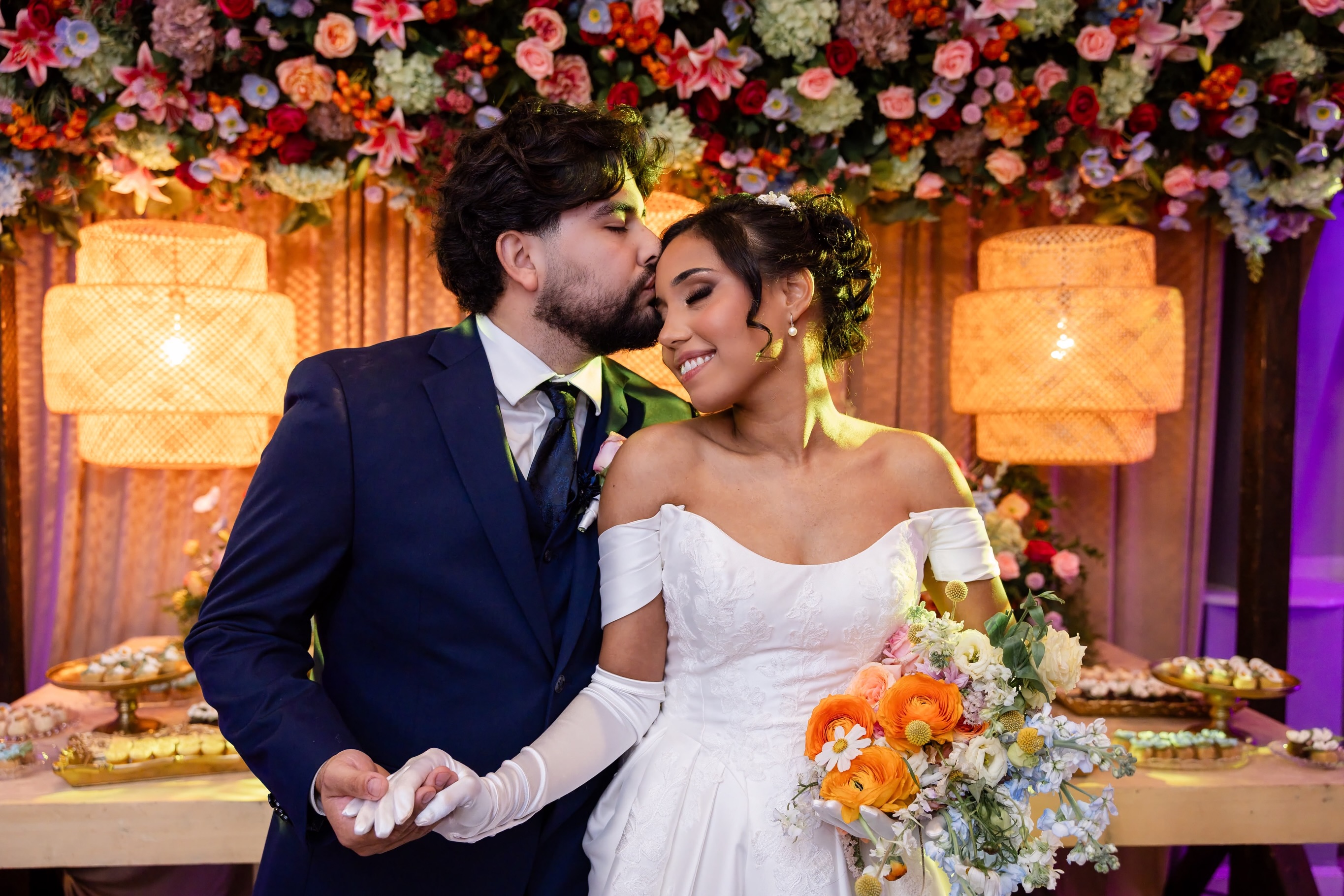 Around here, we love playing with color.
Because in the end, color just makes everything more beautiful.
And who said weddings have to be all white?
Love can be colorful too. 🤎