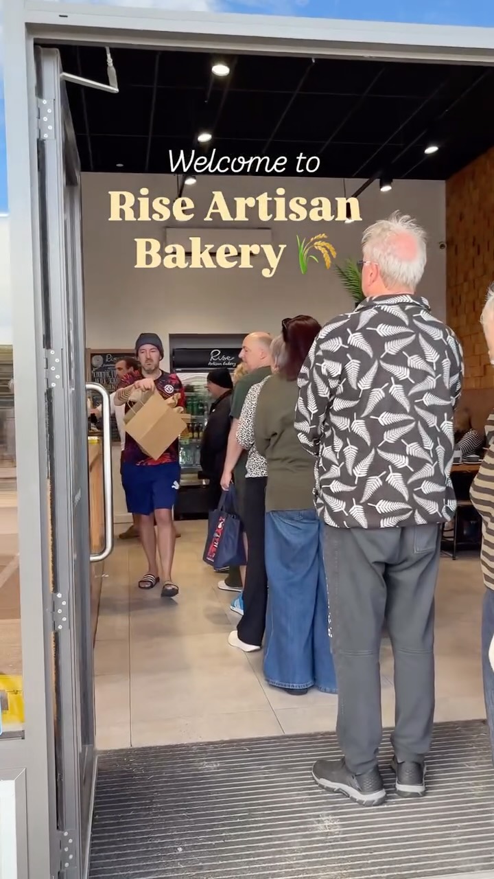 Welcome to Rise Artisan Bakery 🌾🌞
At Rise…
🤎 We take our cabinet food VERY seriously
🤎 We make a GREAT cup of coffee & matcha
🤎 We value connection & our community