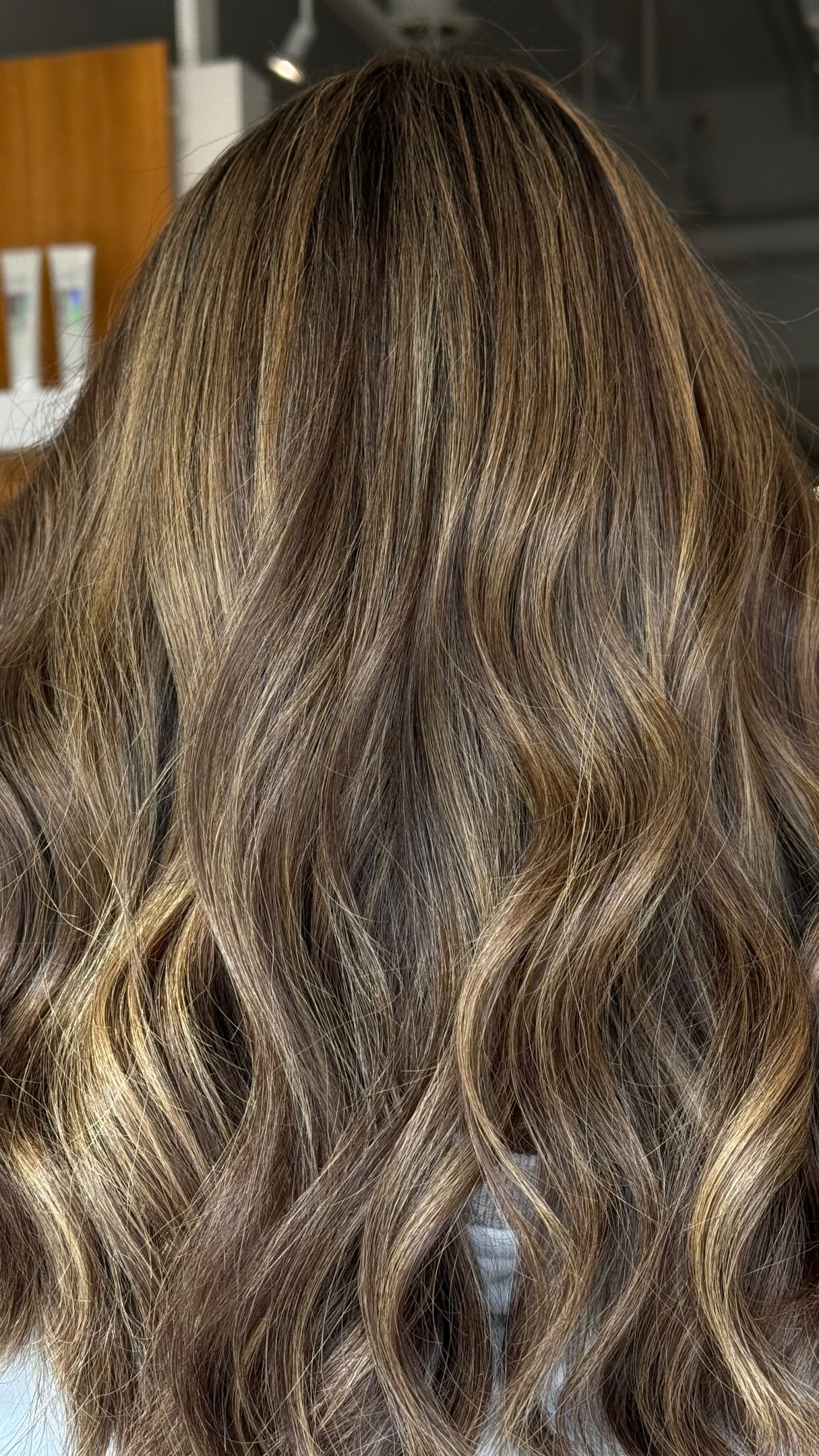 POV | you actually want some dimesional hair for fall.
You don't just want one flat hair colour. We want healthy, rich and luxurious hair this fall.
Created by hair artist Breanne
🔗link in bio for reservations
#yqr #yqrhair #yqrhairstylist #yqrhairsalon