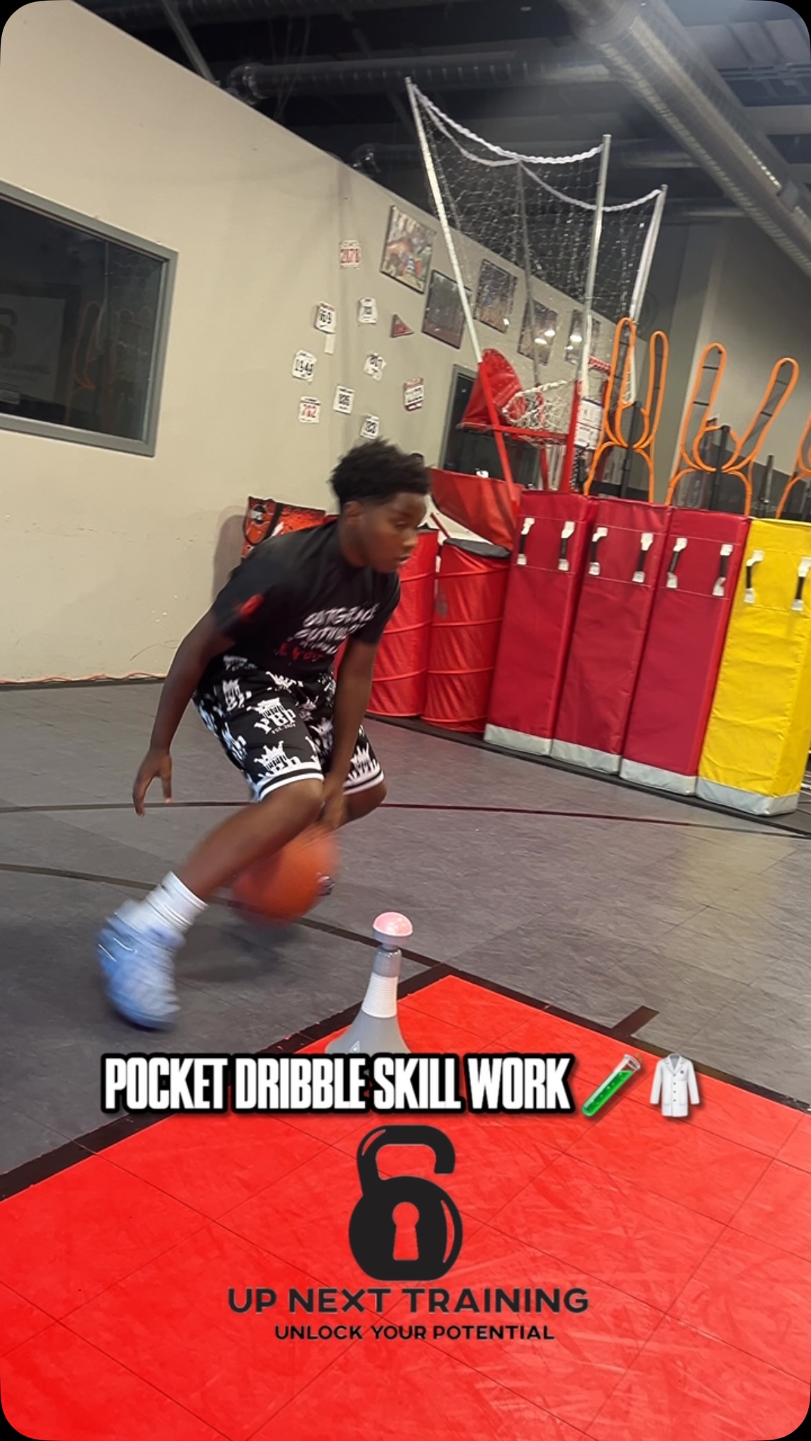 POCKET DRIBBLE 🧪🧠
Read | React | Cook Up!
In the game you have 1-2 seconds to react to a defender! Build the skill, he quicker reaction times, make more plays, & Trust Your Process 👏🏽💯
Are 🫵🏽 Up Next⁉️
📍| Columbus, OH
#UpNextTraining #UnlockYourPotential
.
.
.
#basketball #basketballtraining #explorepage