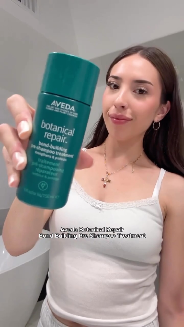 Healthy-looking hair starts before the shampoo. 🌿
The Aveda Botanical Repair™ Bond-Building Pre-Shampoo Treatment is an easy extra step to add to your wash day routine. It helps strengthen bonds and protect against damage, leaving hair looking stronger, smoother, and shinier. 🤍
Because sometimes your hair routine just needs a little extra TLC. 💗
🎥 Video credit: Aveda
#Aveda #BotanicalRepair #HairRepair #HealthyHair #HairCareRoutine BellaSalon LufkinTX LufkinHair