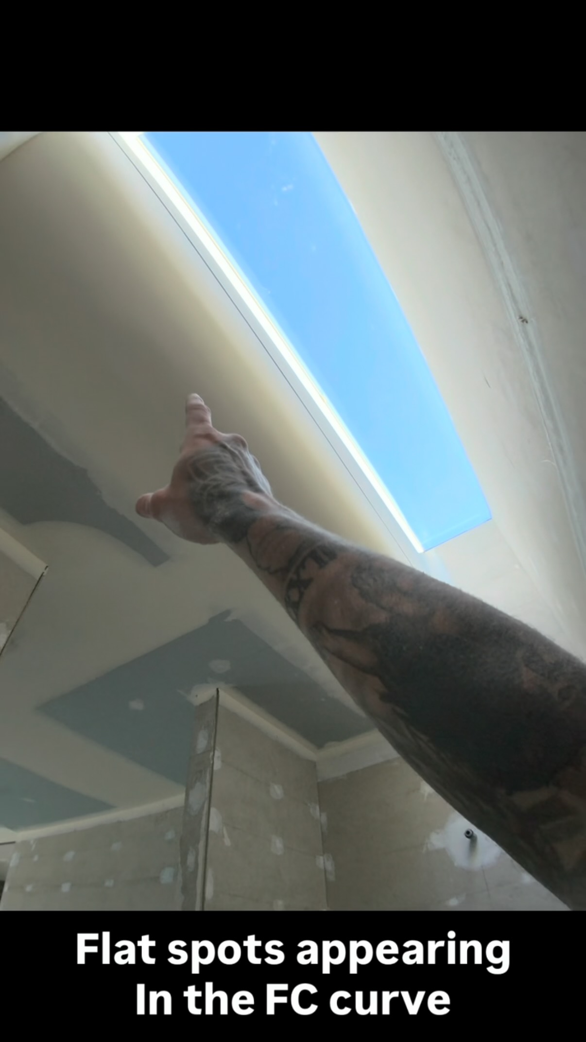 Radius skimming is a fun task and seems to making its way across many plastering Instagram accounts this week
Enjoy the show
#drywall #construction #plaster #curve #teaching