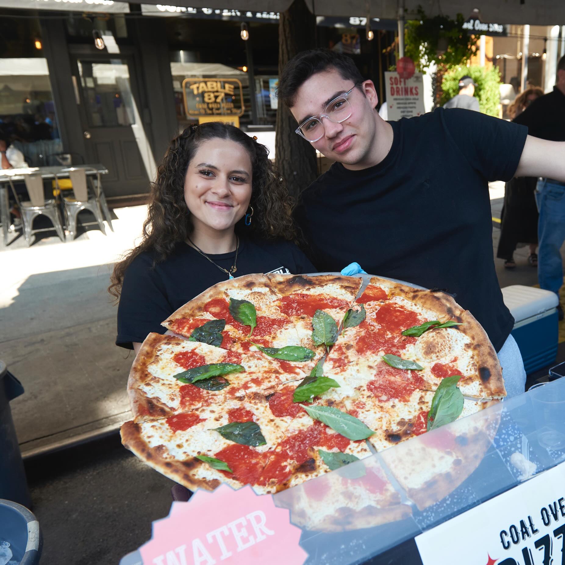 Get ready for a slice (or two) from @table87_ 🍕. They’re serving up classic coal oven pizza for the Atlantic Antic™ on Sunday, September 27.
📍Find them at 87 Atlantic Avenue between Hicks Street and Henry Street.
#table87 #atlanticantic #atlanticavenuebusiness #brooklyneats #pizzalover