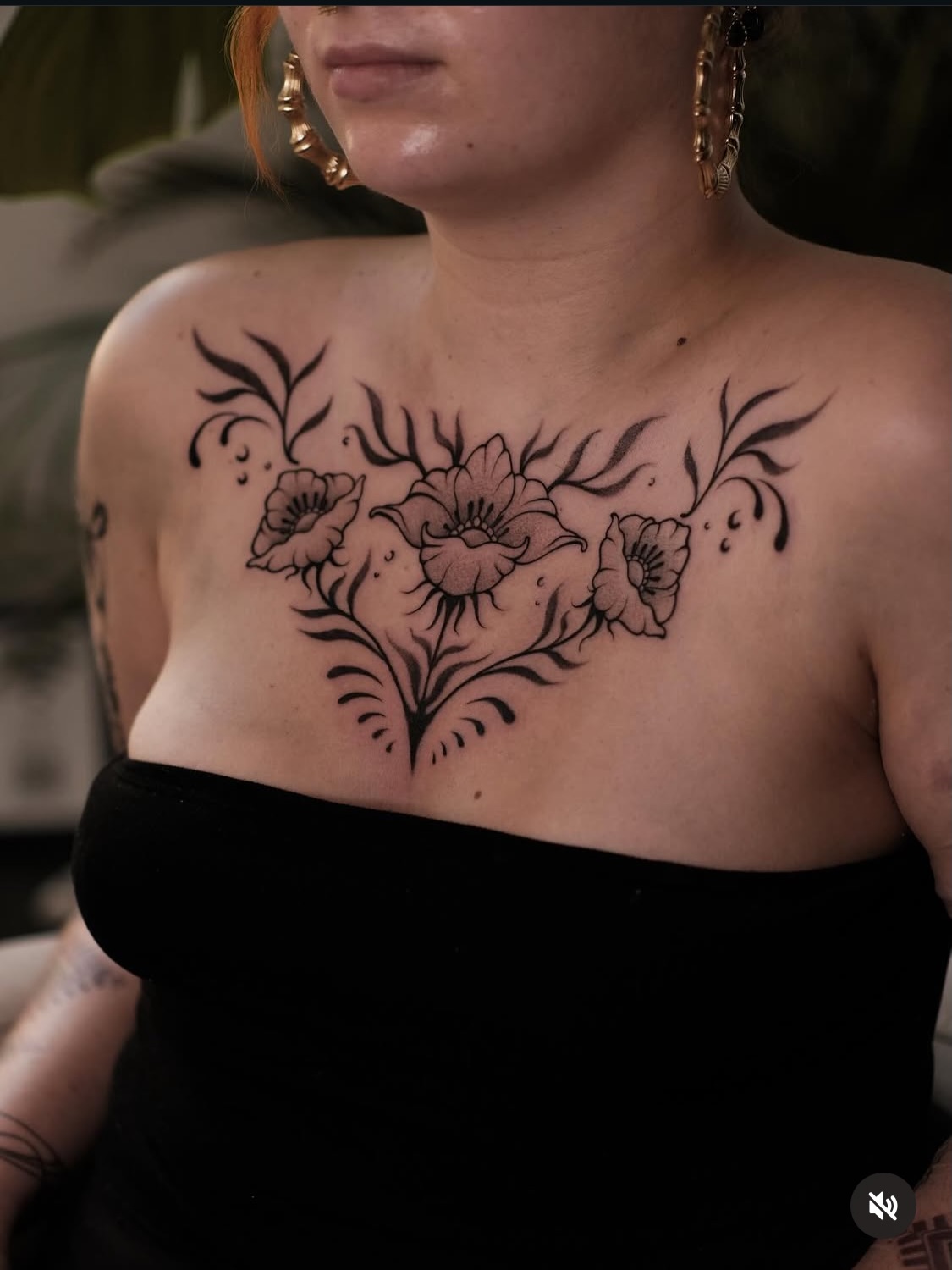 A little botanical beauty is coming to Soul of Ink 🌿
We’re welcoming @lermnk to Copenhagen from 9–11 October, bringing her delicate fine line work, clean lines and botanical ornaments.
Her tattoos follow the natural shape of the body, creating pieces that feel balanced, elegant and made to complement your anatomy.
If fine line florals and botanical details are your thing, this is your sign.
9–11 October
📍 Soul of Ink, Copenhagen
DM @lermnk directly to book your spot.
#chesttattoo #floraltattoo #copenhagentattooartist #guestspotcopenhagen #tattoojob