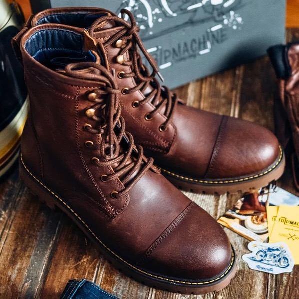 ⚡️Si las Estabas esperando!!! Apúrate porque se vuelan... ⚡️🔥Botas Tripmachine Brute, disponibles en Color Cafe, Cognac, Negro🔥Avenida Vitacura 9033📍Vitacura Santiago de Chile🇨🇱 ....#motybamotos #triumph #triumphmotorcycles #royalenfield #motoclasica #moto #motos #ducati #harleydavidson