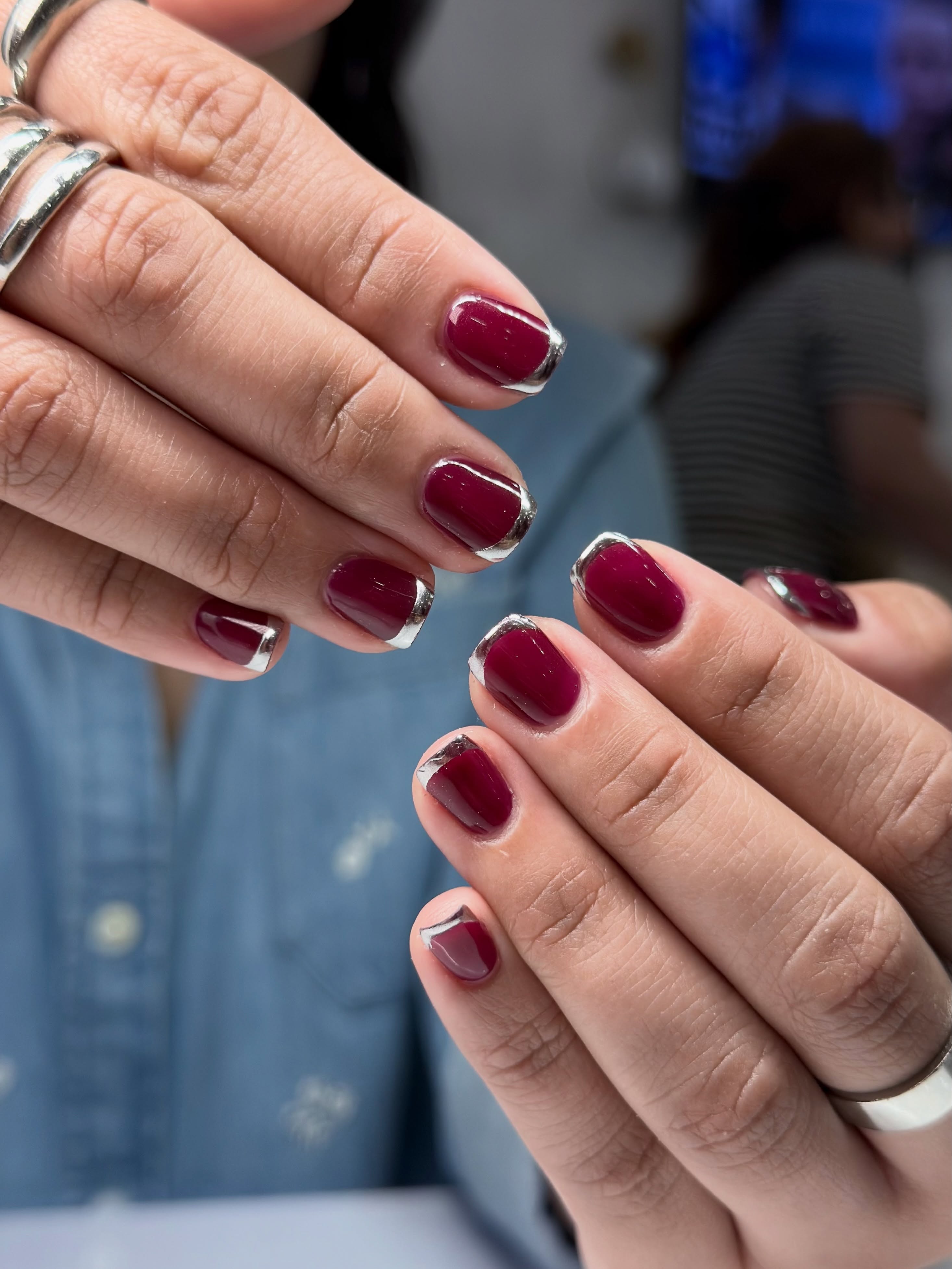 @dndgel’s cherry mocha with a silver chrome tip 😙🤌🏼
nails by rachel 💅🏼
#fallnails #autumnnails #fallnailinspo #nailinspo #fallcolor