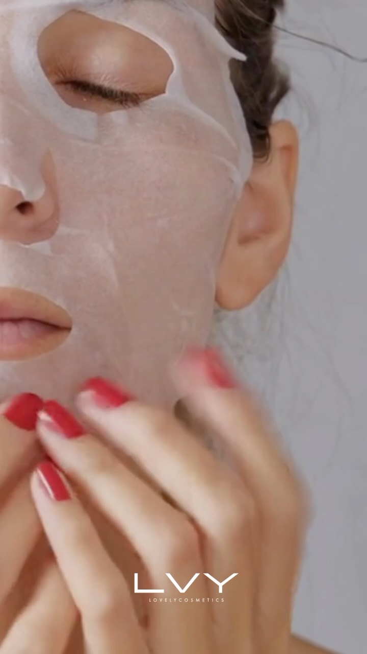 Nawilżająca maska do twarzy Anti-Age w płachcie.
Odżywcza, ujędrniająca, rozświetlająca✨
#skincareroutine #antiaging #facecare